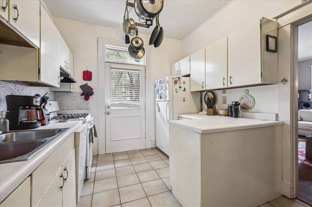1901 Linden Ave Property Photo 21