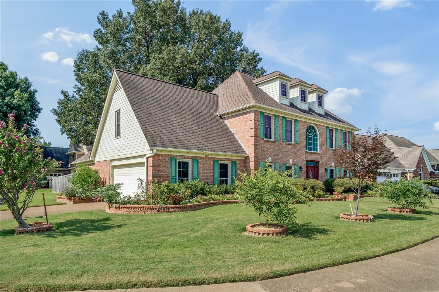 8889 Chimneyrock Blvd Property Photo 4