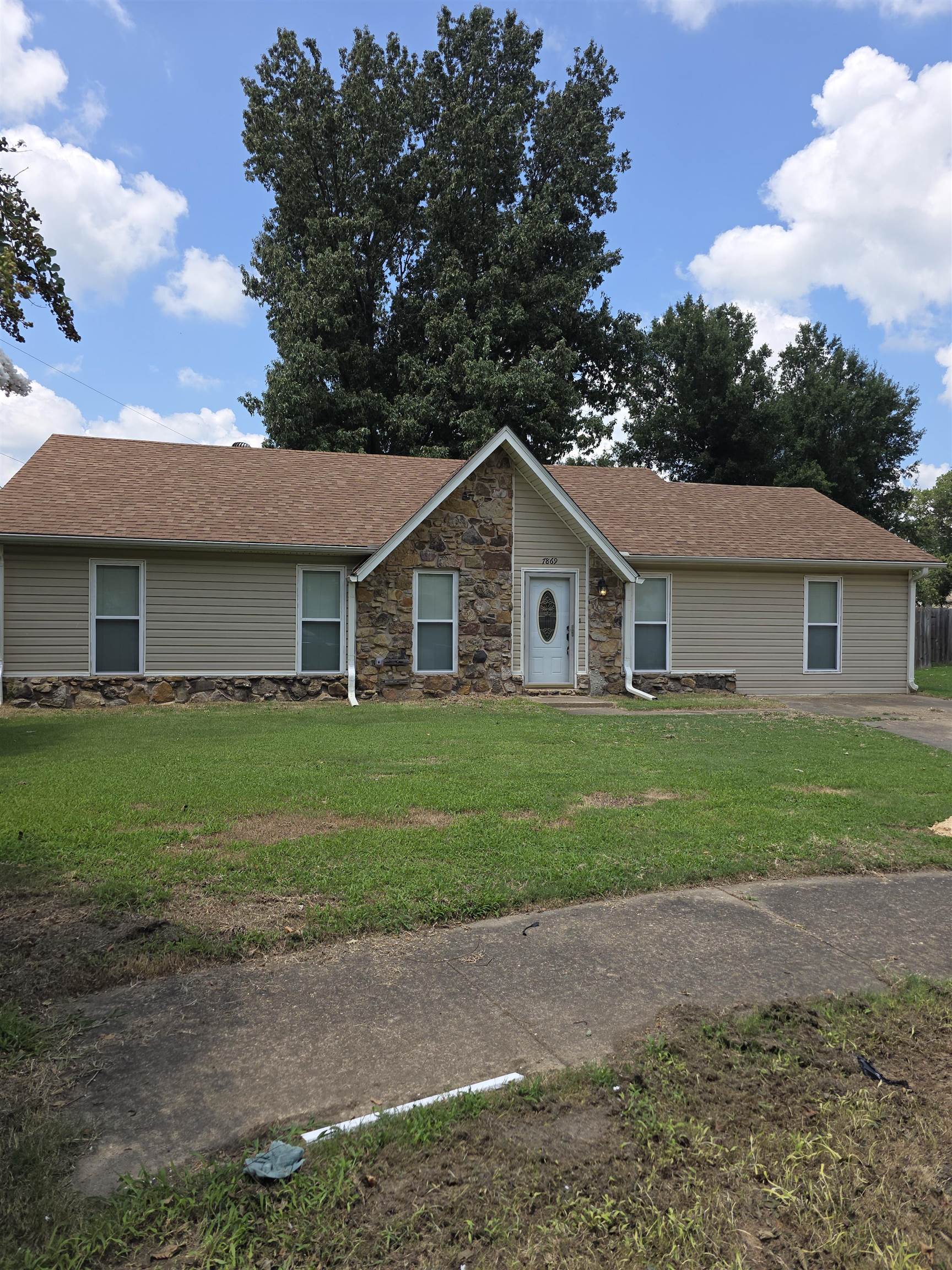 7869 Sweet Bark Rd Property Photo 2
