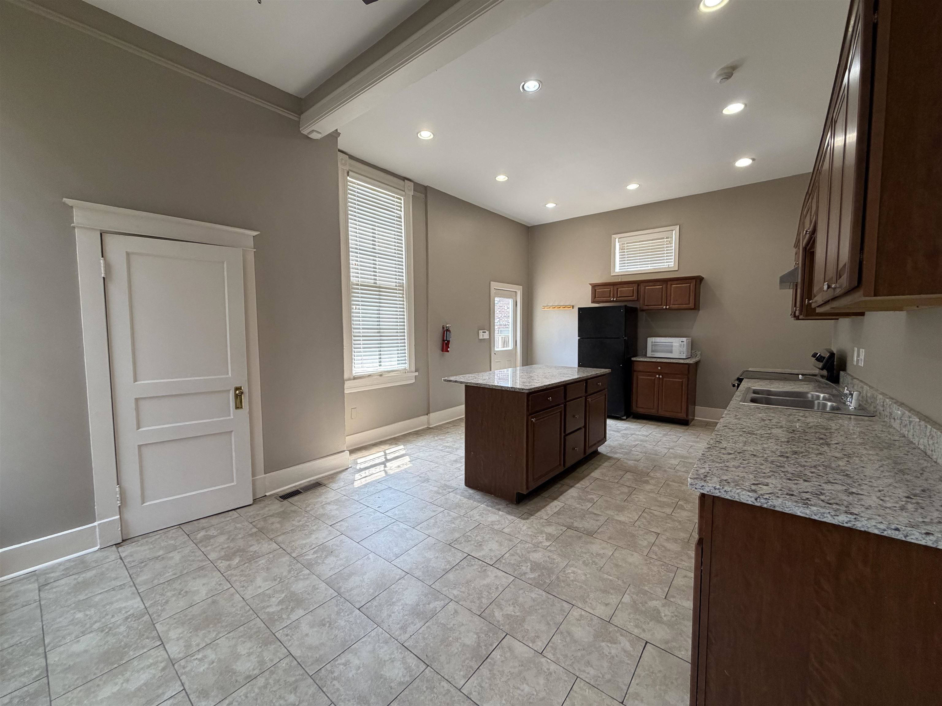 28 S Idlewild St Property Photo 15