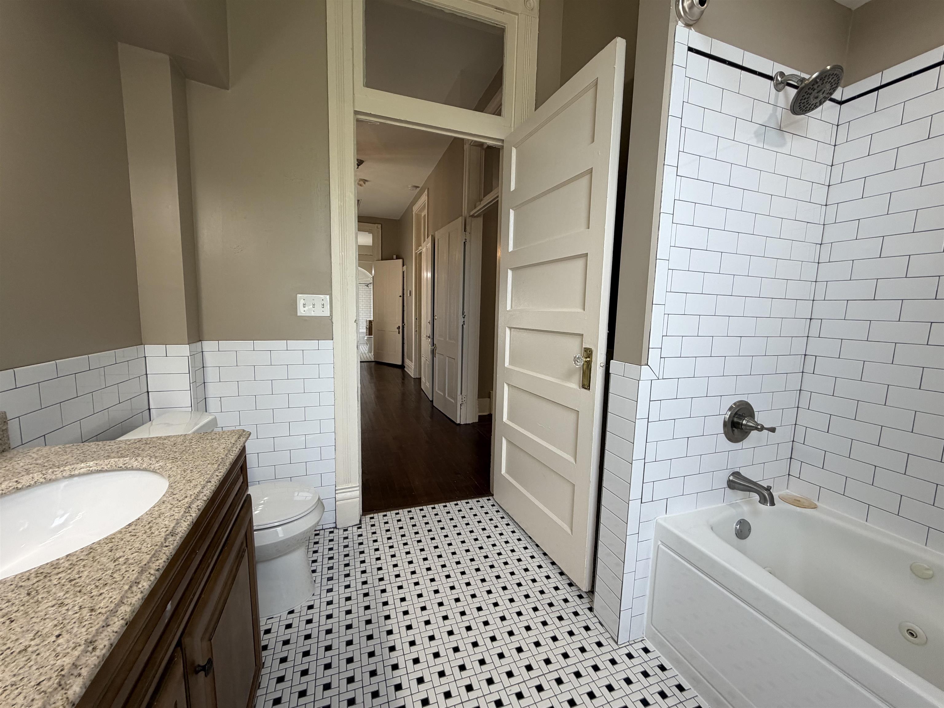 28 S Idlewild St Property Photo 26