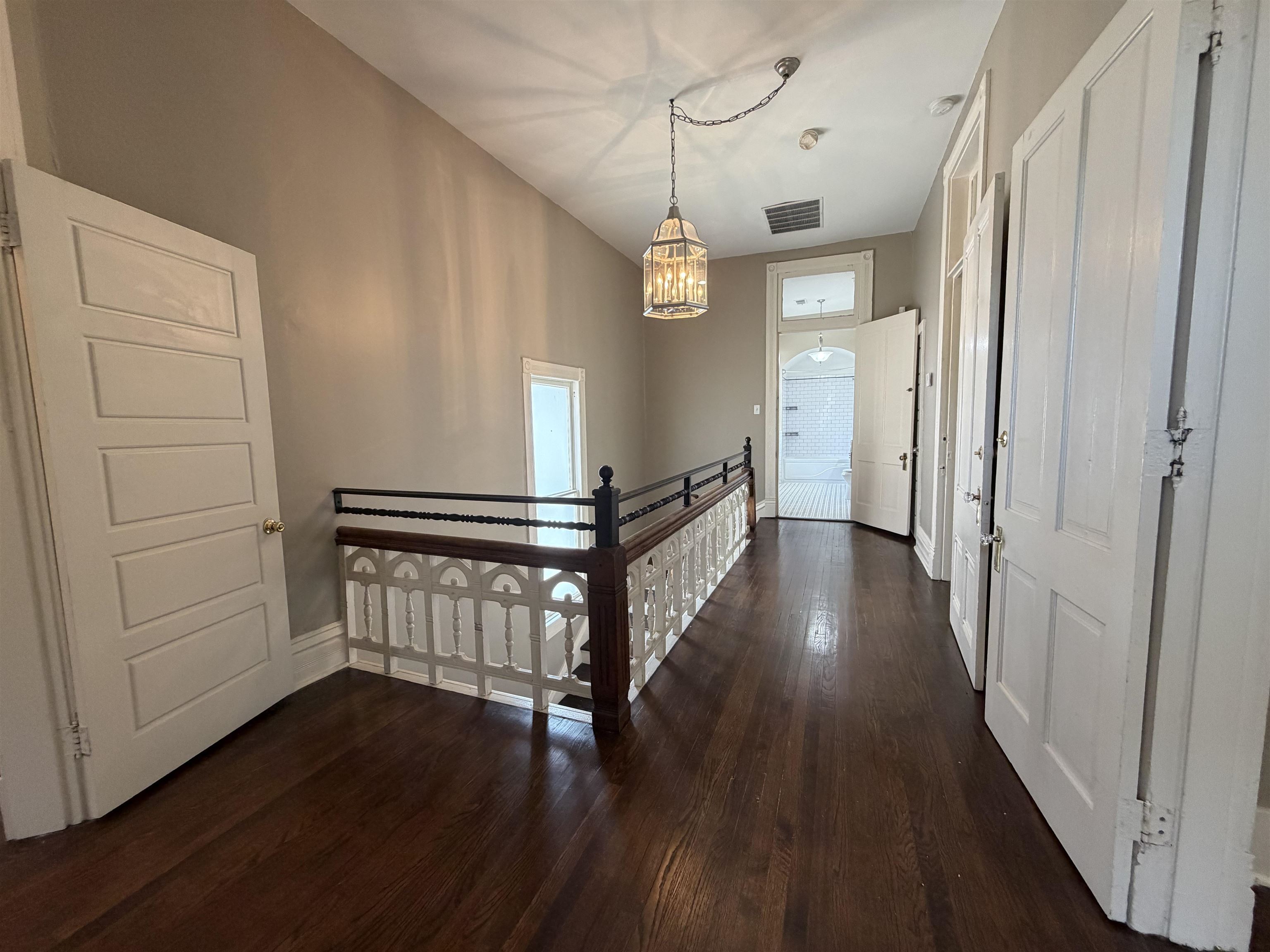 28 S Idlewild St Property Photo 27