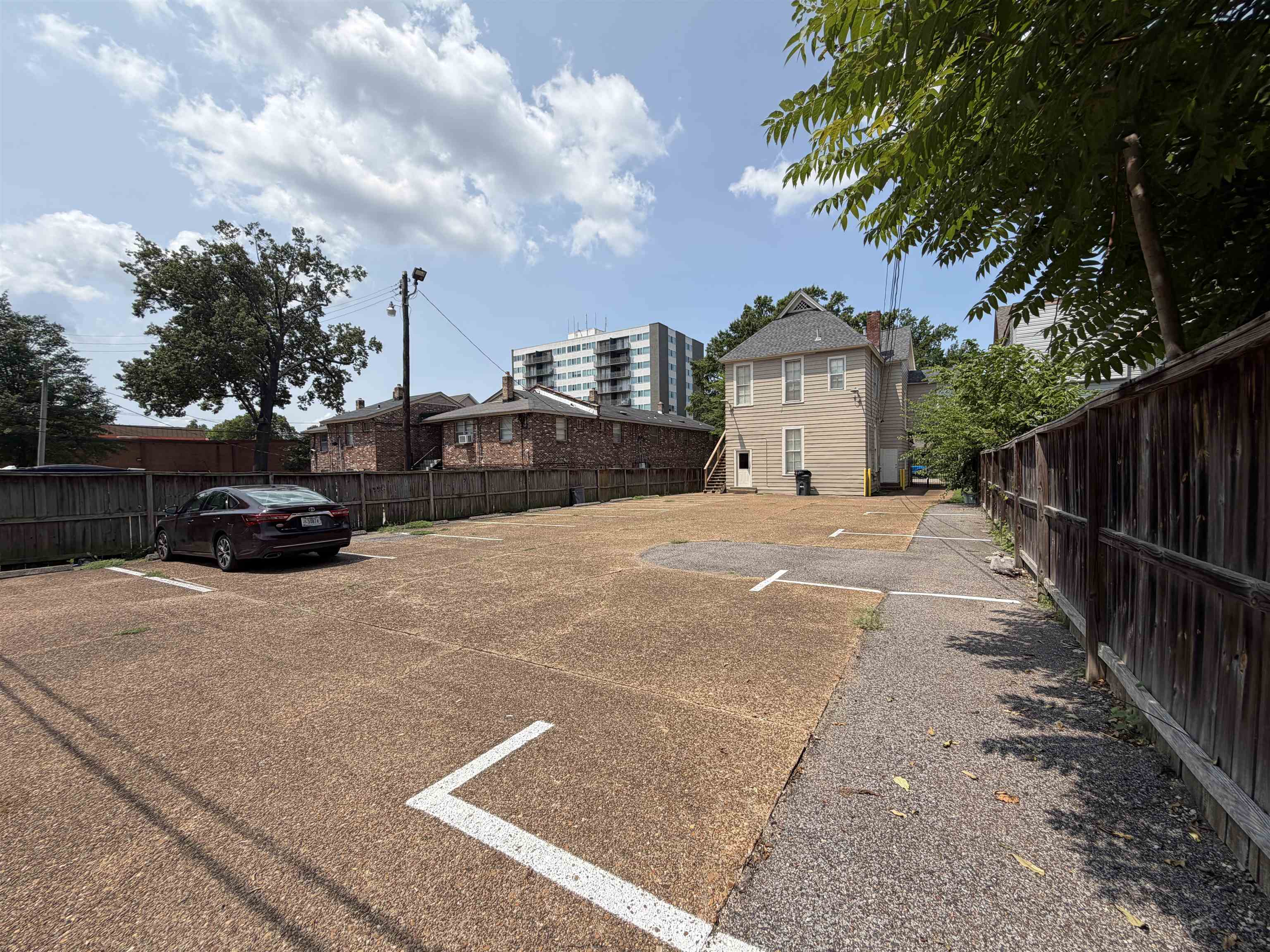 28 S Idlewild St Property Photo 36