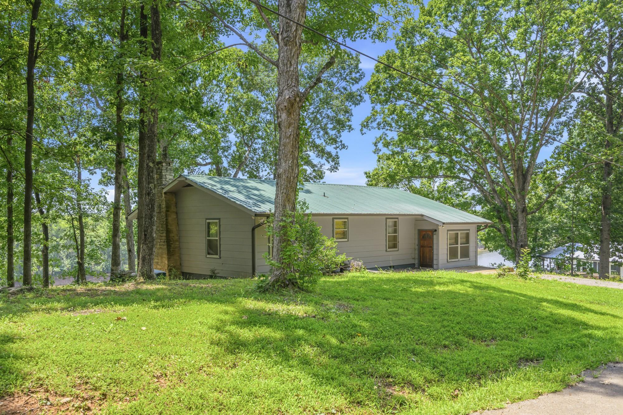 681 Attaway Ln Property Photo 2
