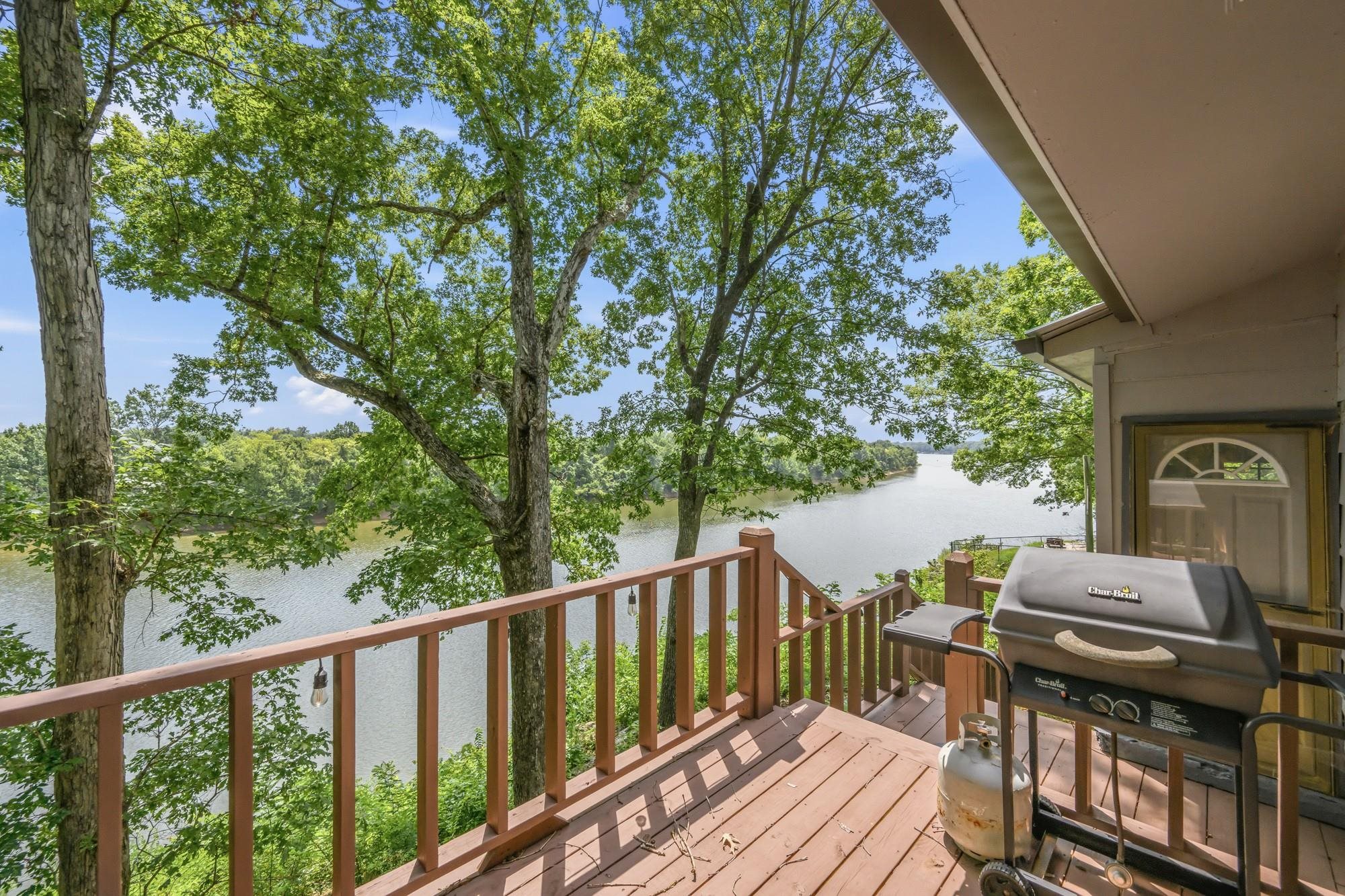 681 Attaway Ln Property Photo 11
