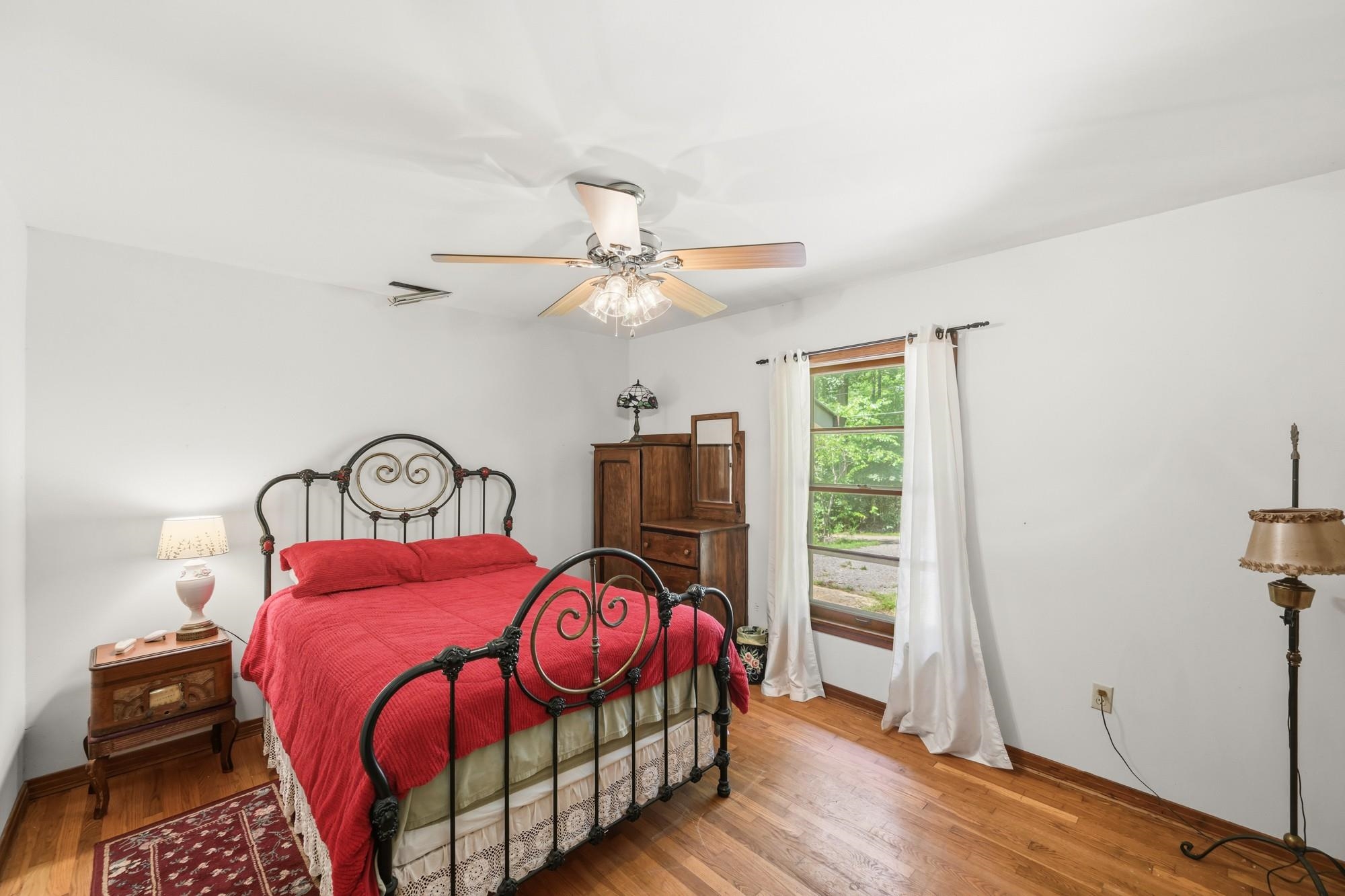 681 Attaway Ln Property Photo 17