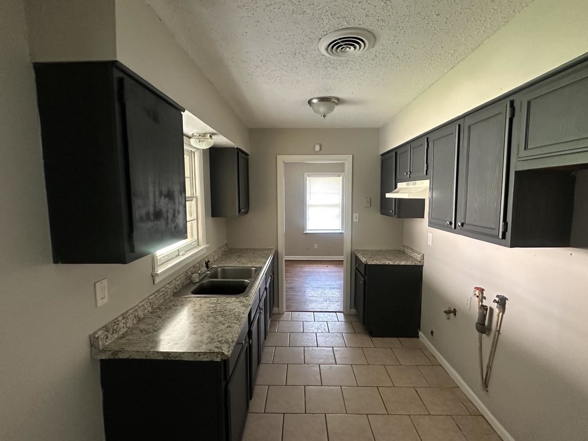1758 Woodburn Dr Property Photo 6