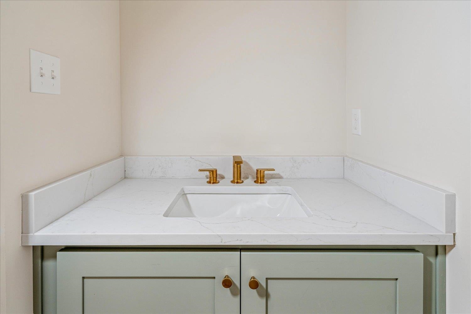 5476 End Village Dr 19 Property Photo 11