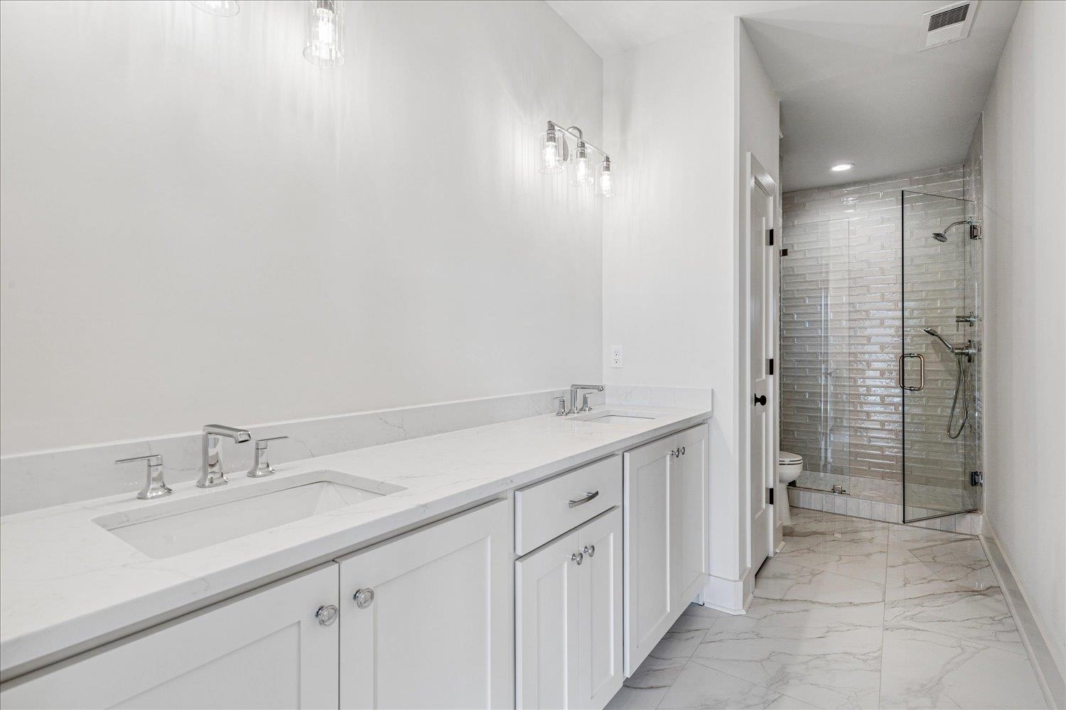 5476 End Village Dr 19 Property Photo 16