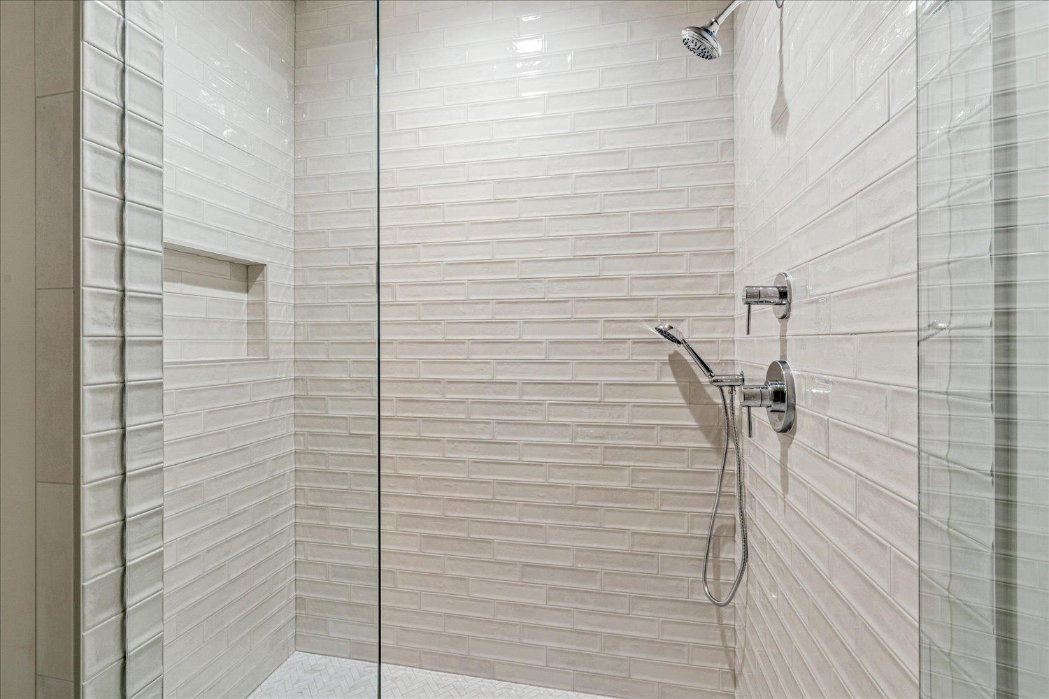 5476 End Village Dr 19 Property Photo 17