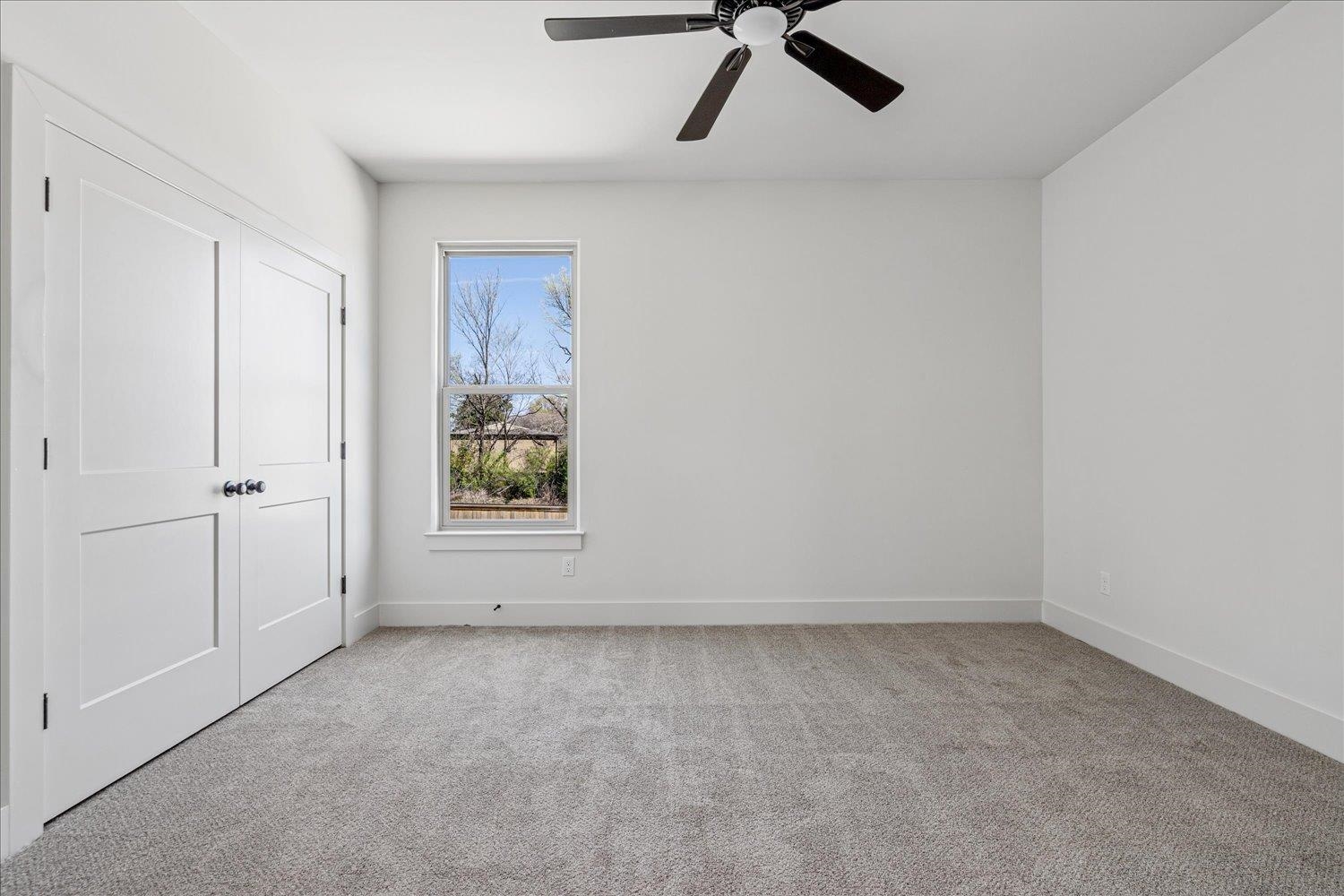 5476 End Village Dr 19 Property Photo 18
