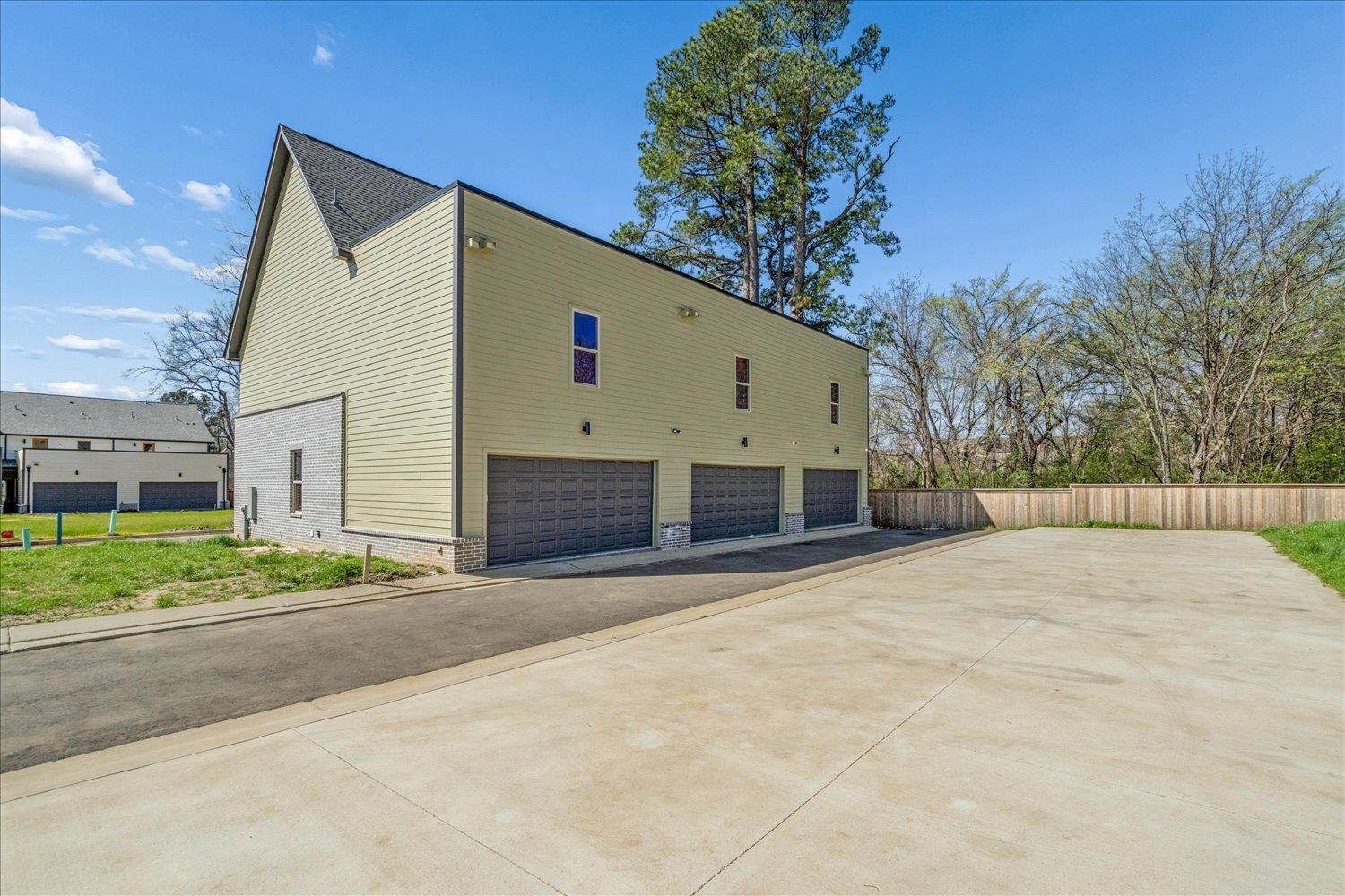 5476 End Village Dr 19 Property Photo 23