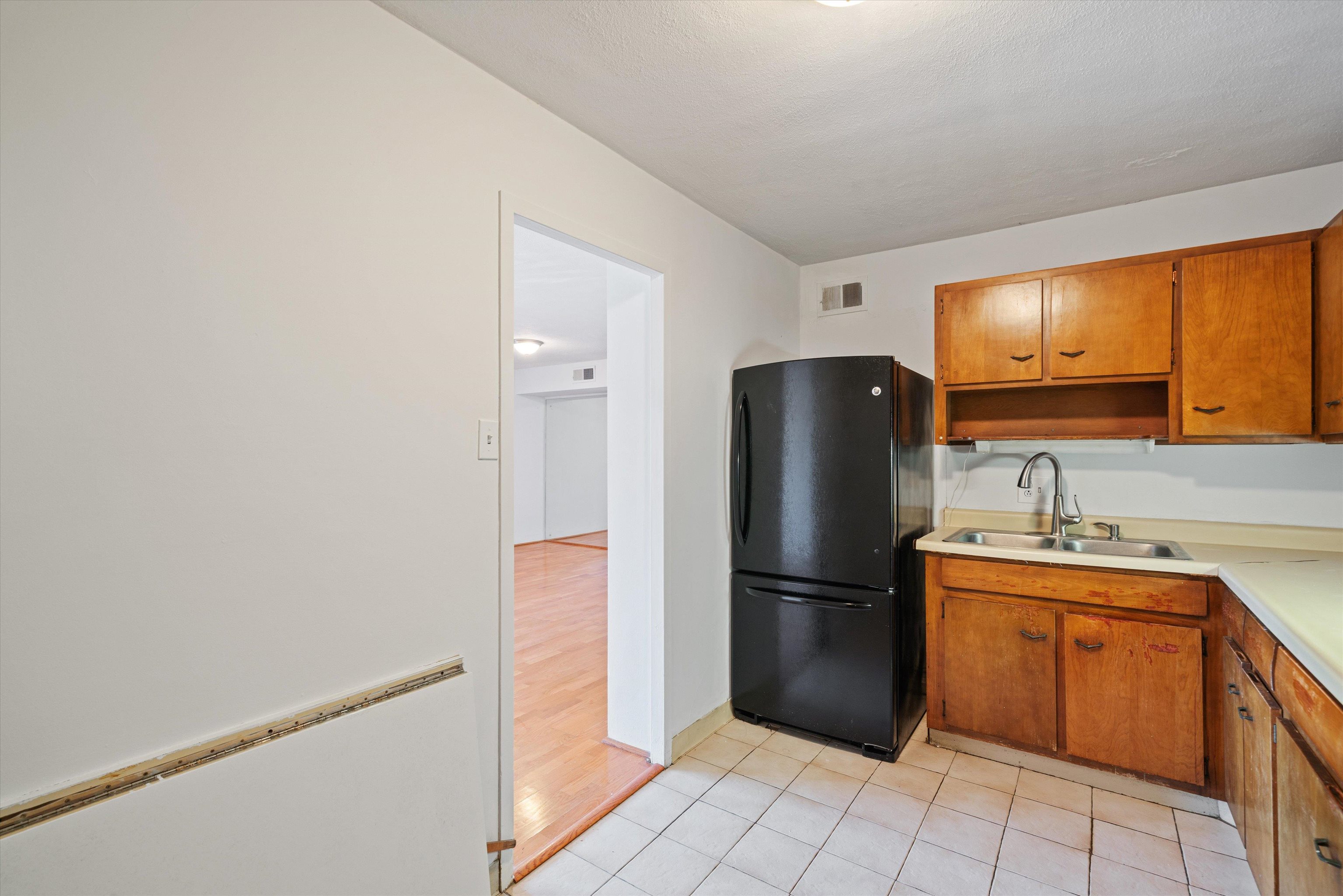 2277 Union Ave 401 Property Photo 6