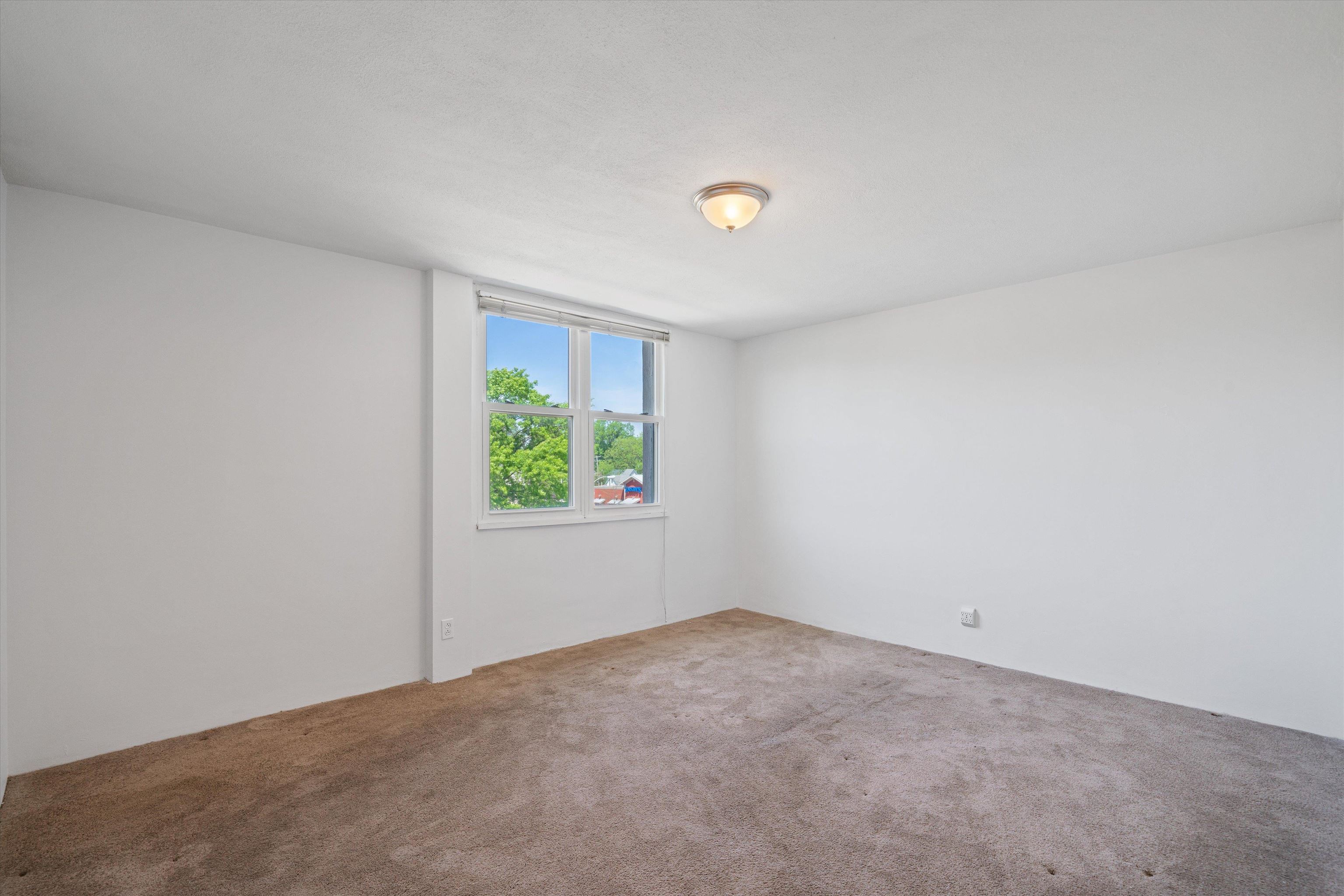 2277 Union Ave 401 Property Photo 9