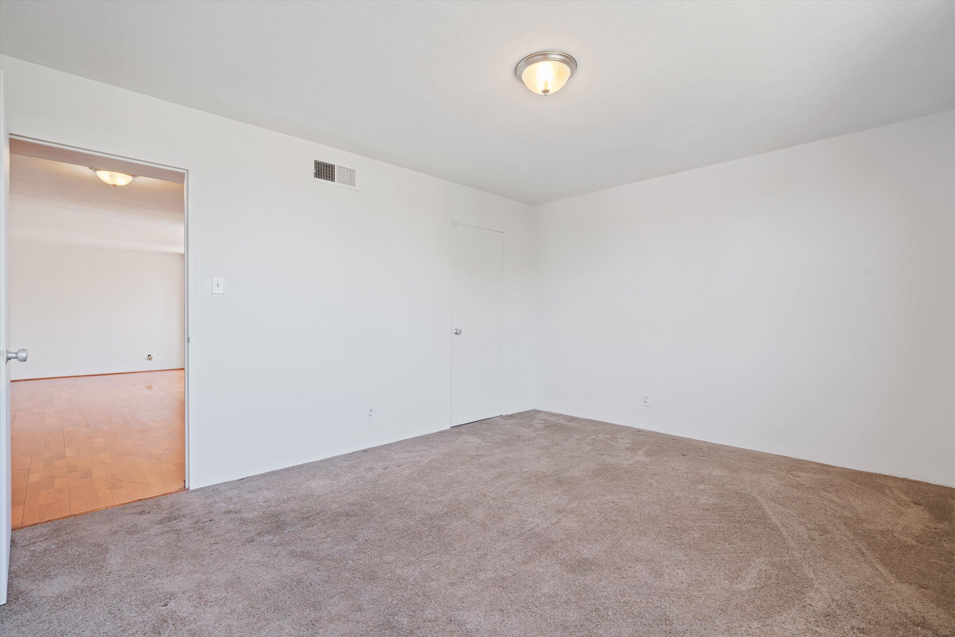 2277 Union Ave 401 Property Photo 15
