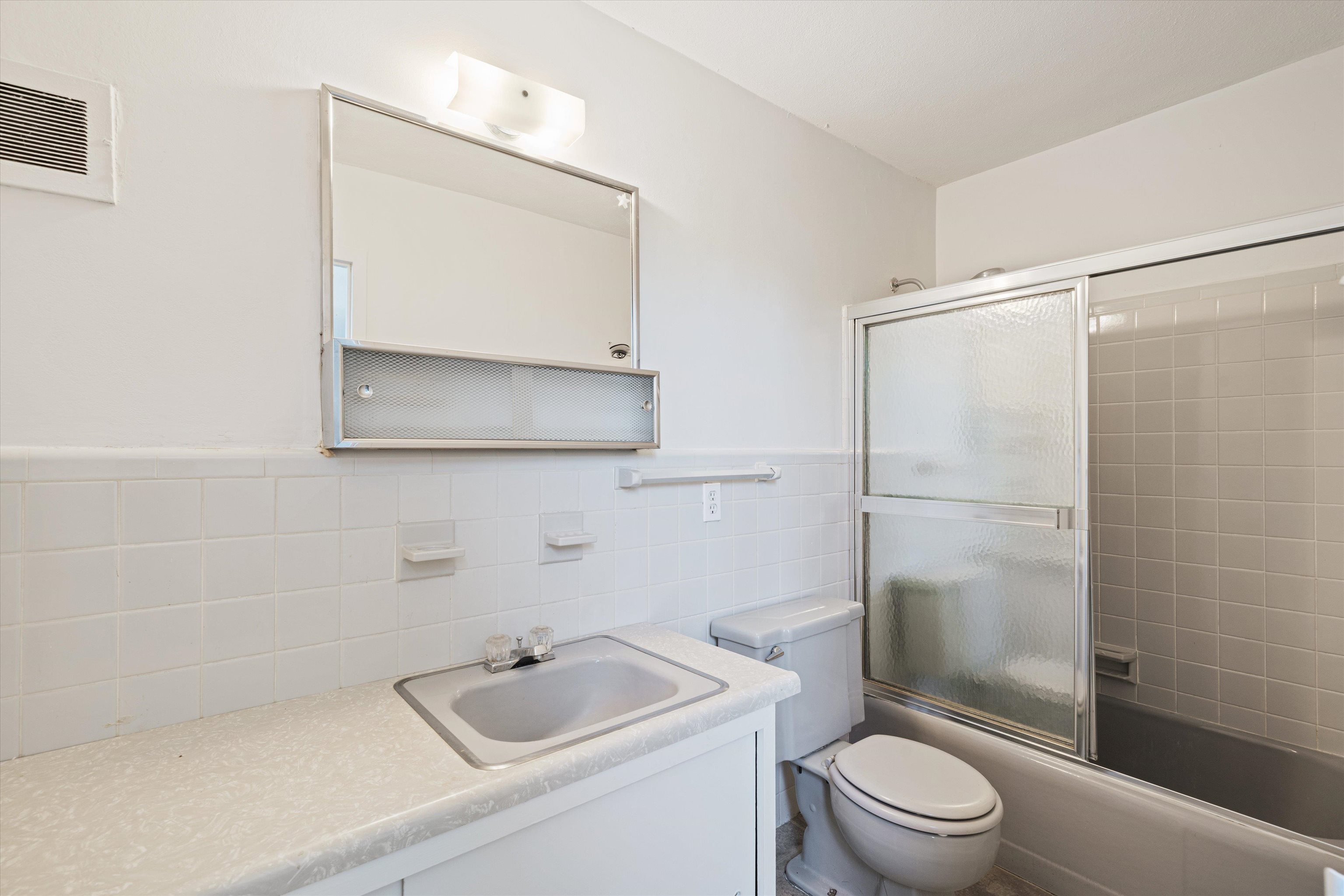 2277 Union Ave 401 Property Photo 16