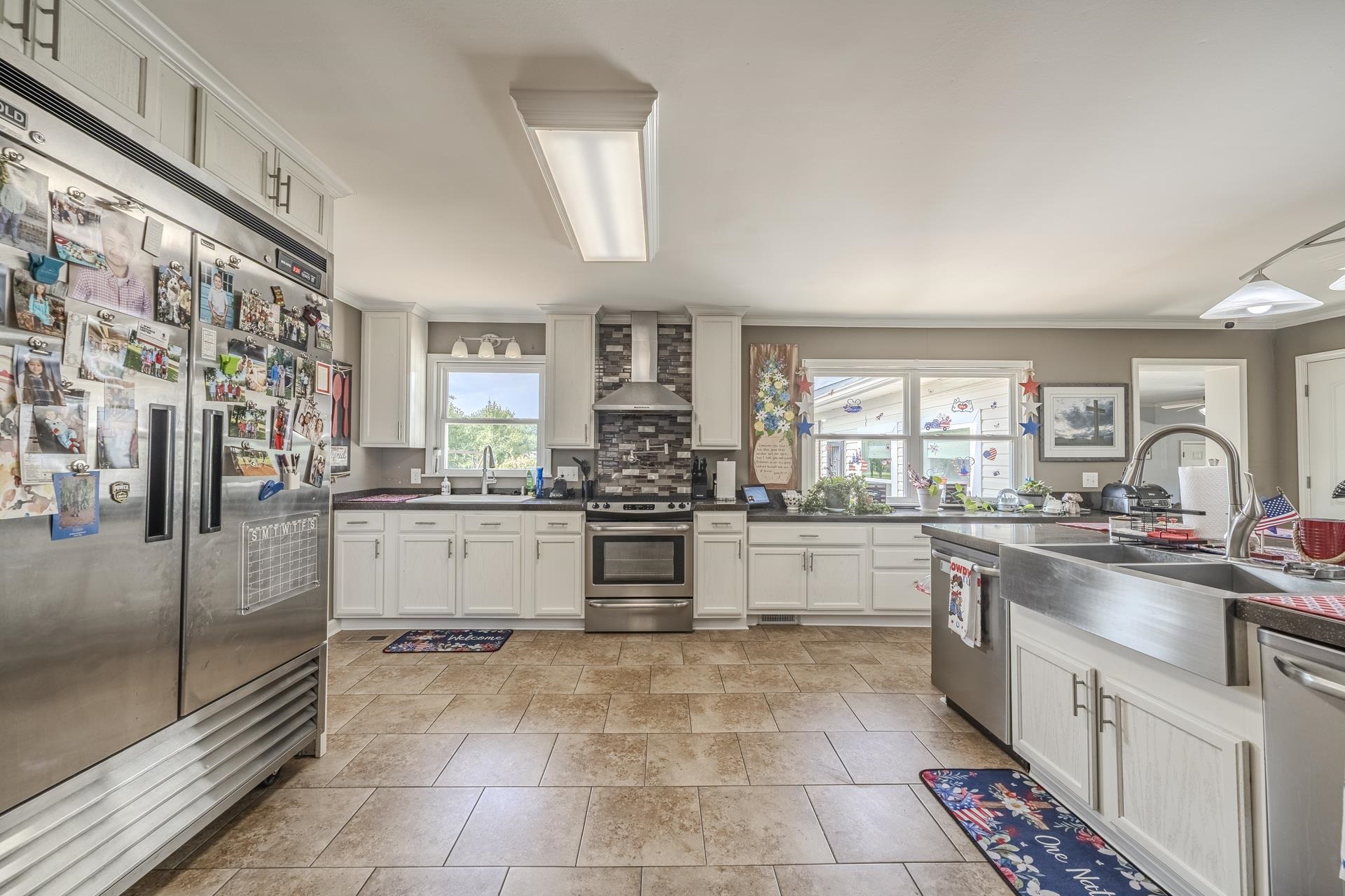 1150 Pinhook Dr Property Photo 3