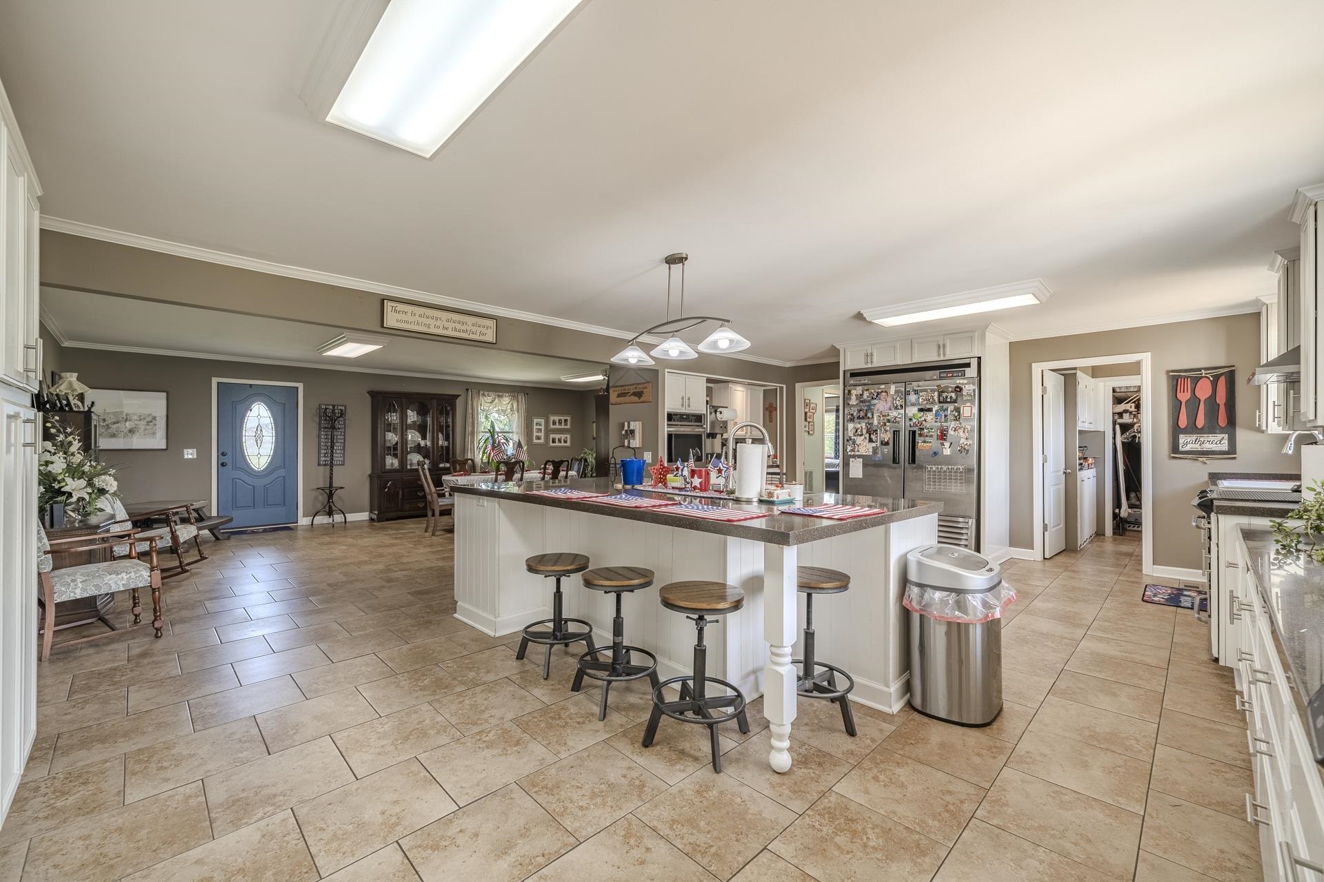 1150 Pinhook Dr Property Photo 5