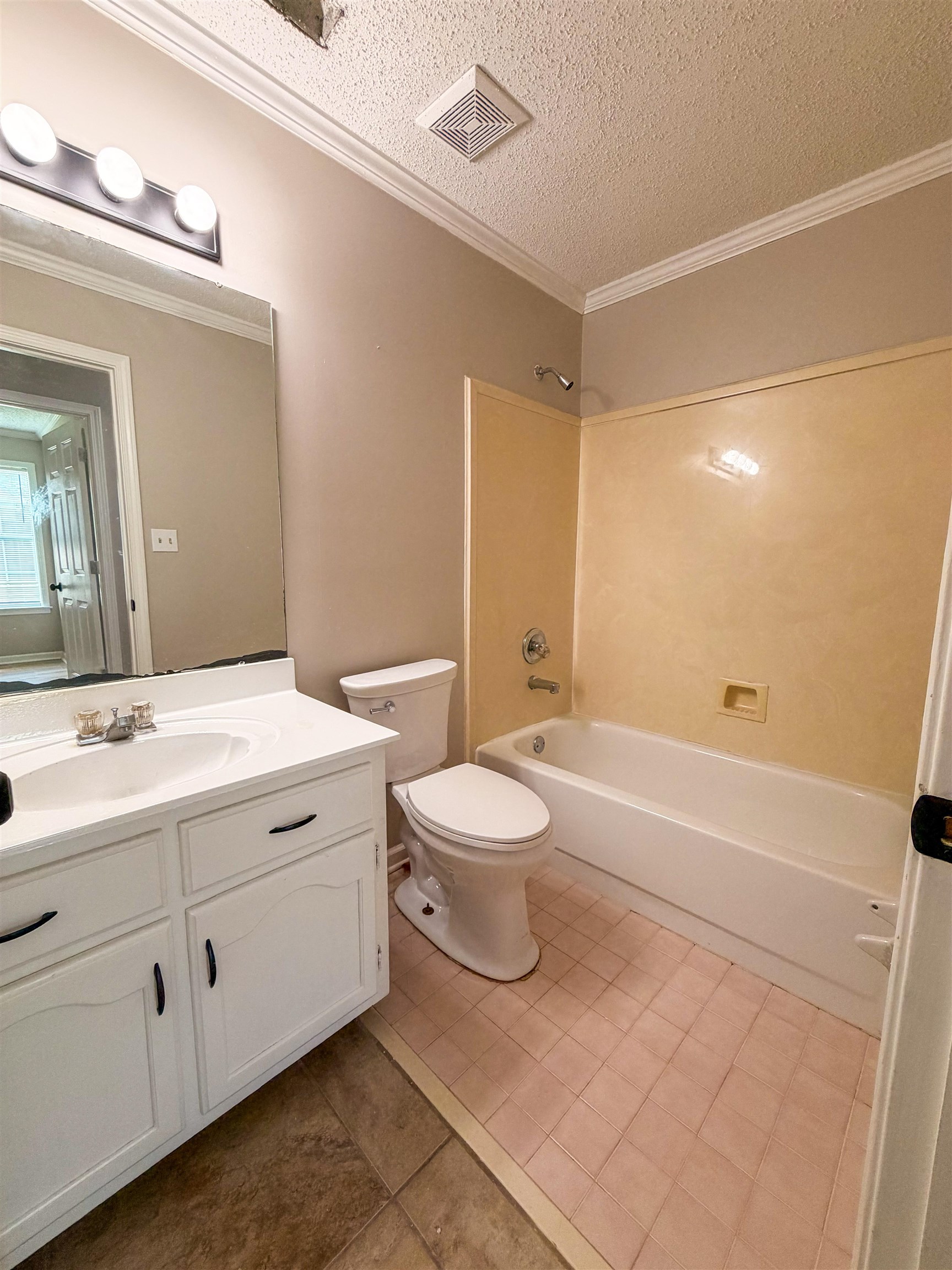 9040 Pepper Hollow Cv Property Photo 8
