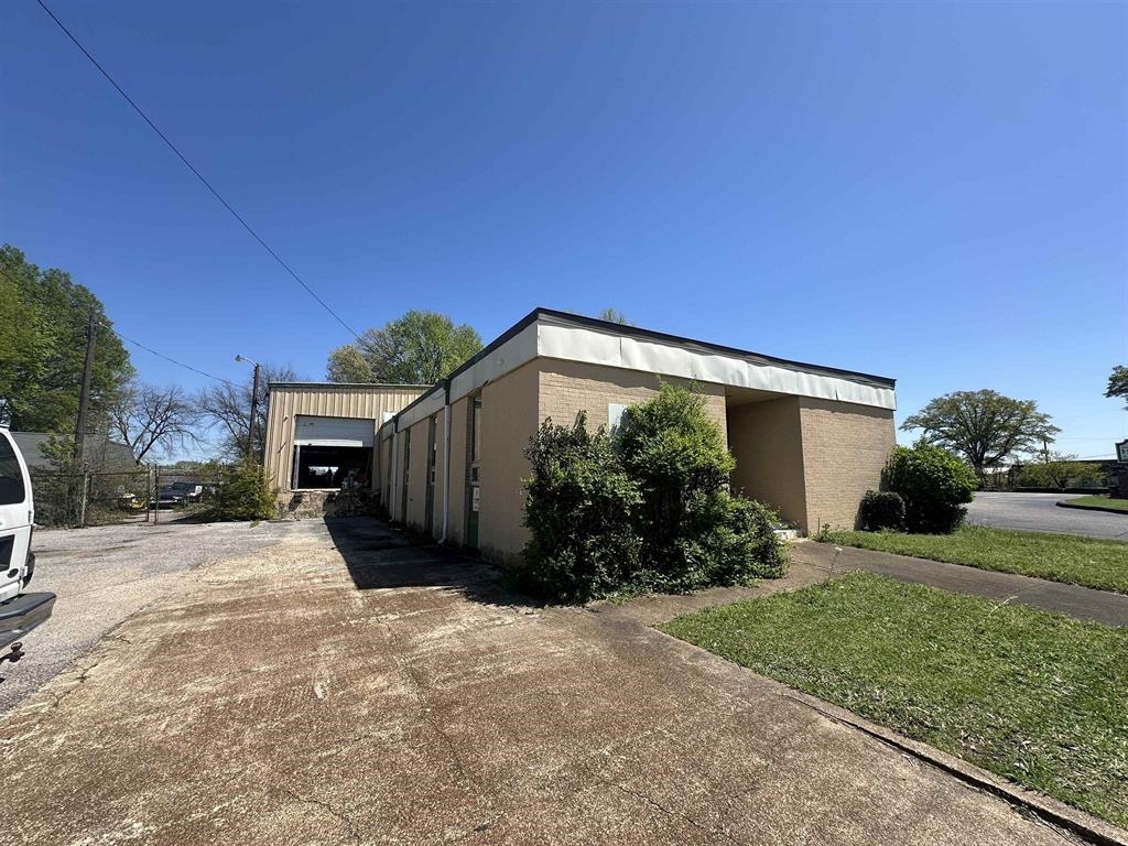 3314 Millbranch Rd Property Photo 1