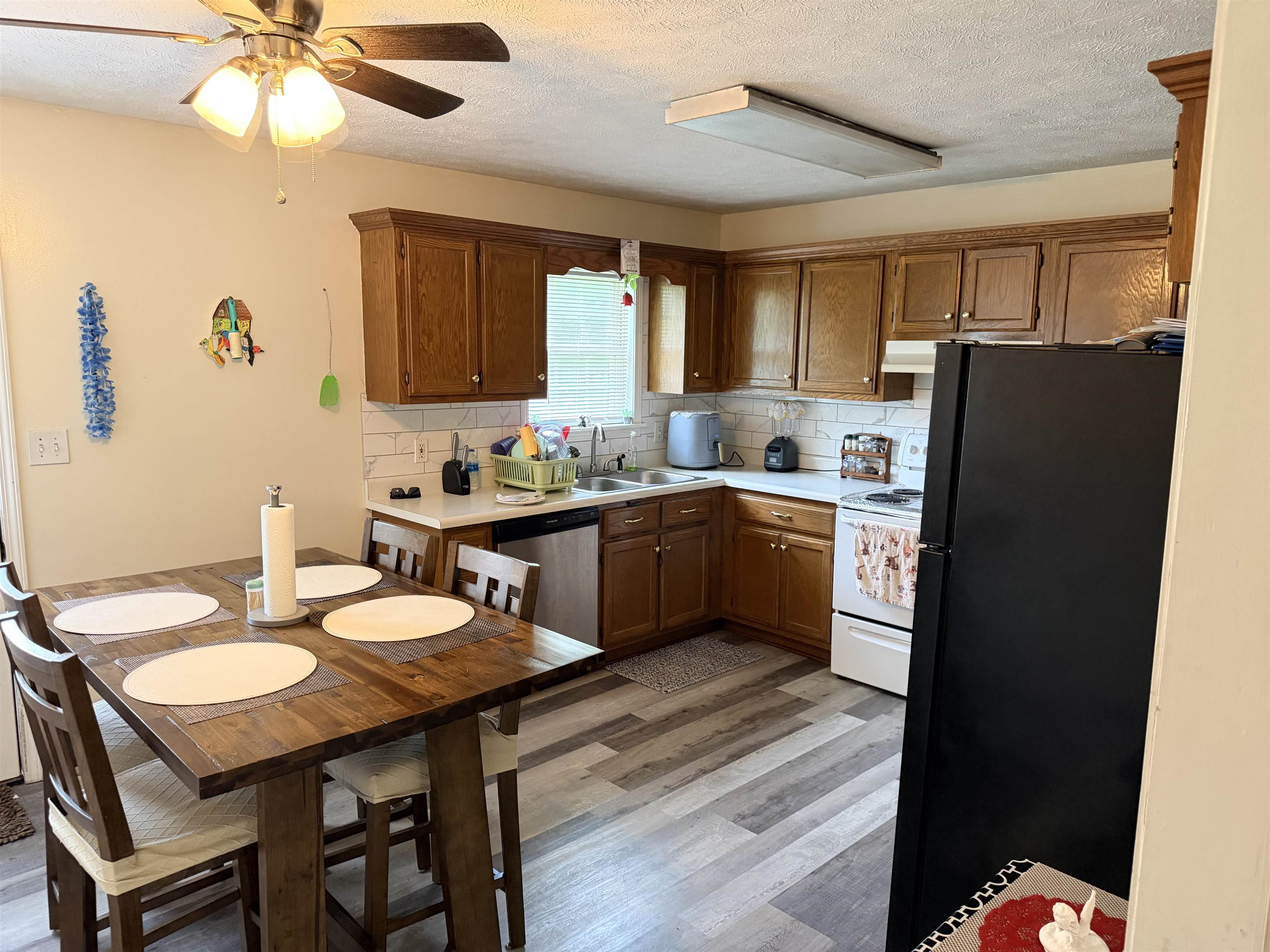 1600 Pinhook Dr Property Photo 2