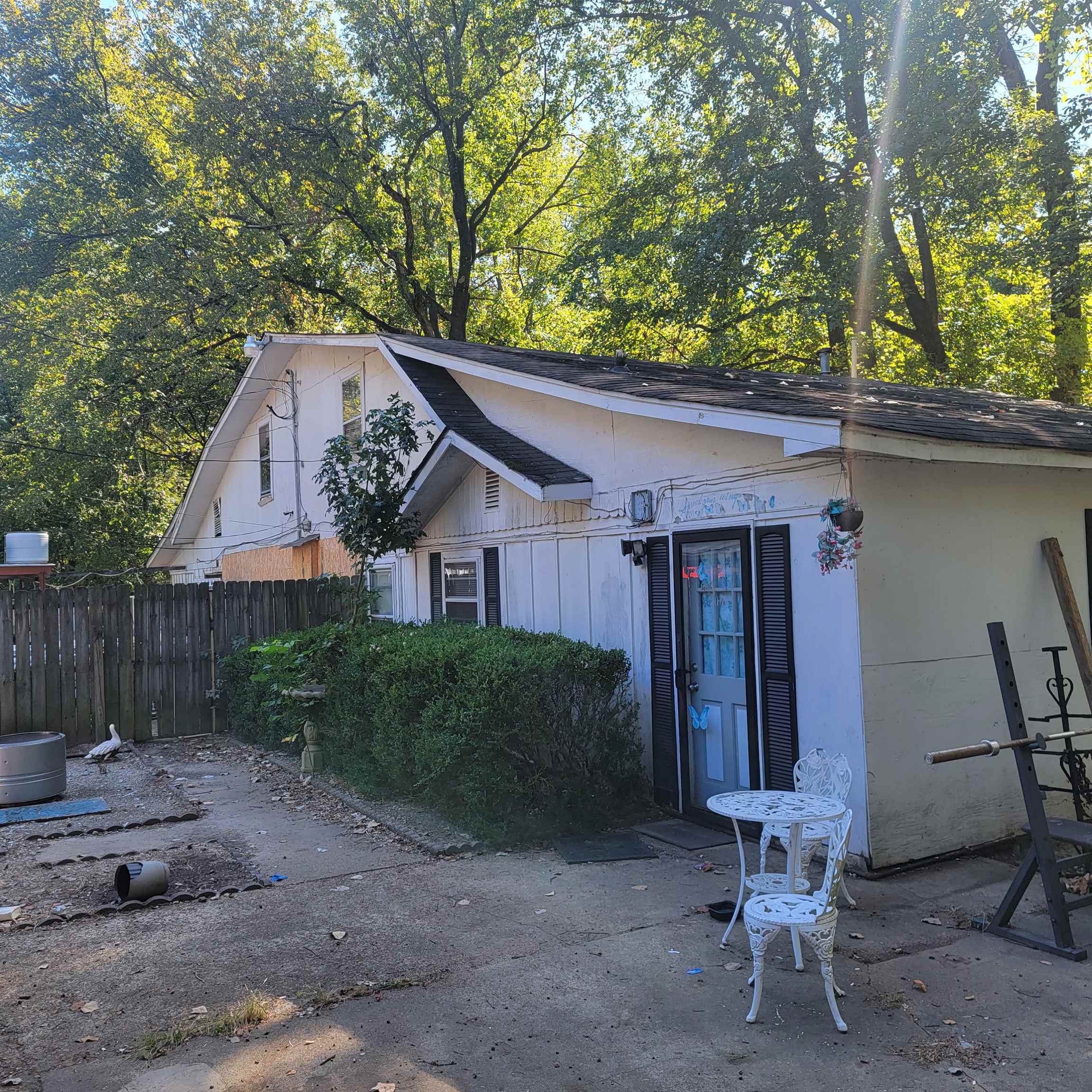 1733 Bender Rd Property Photo 3