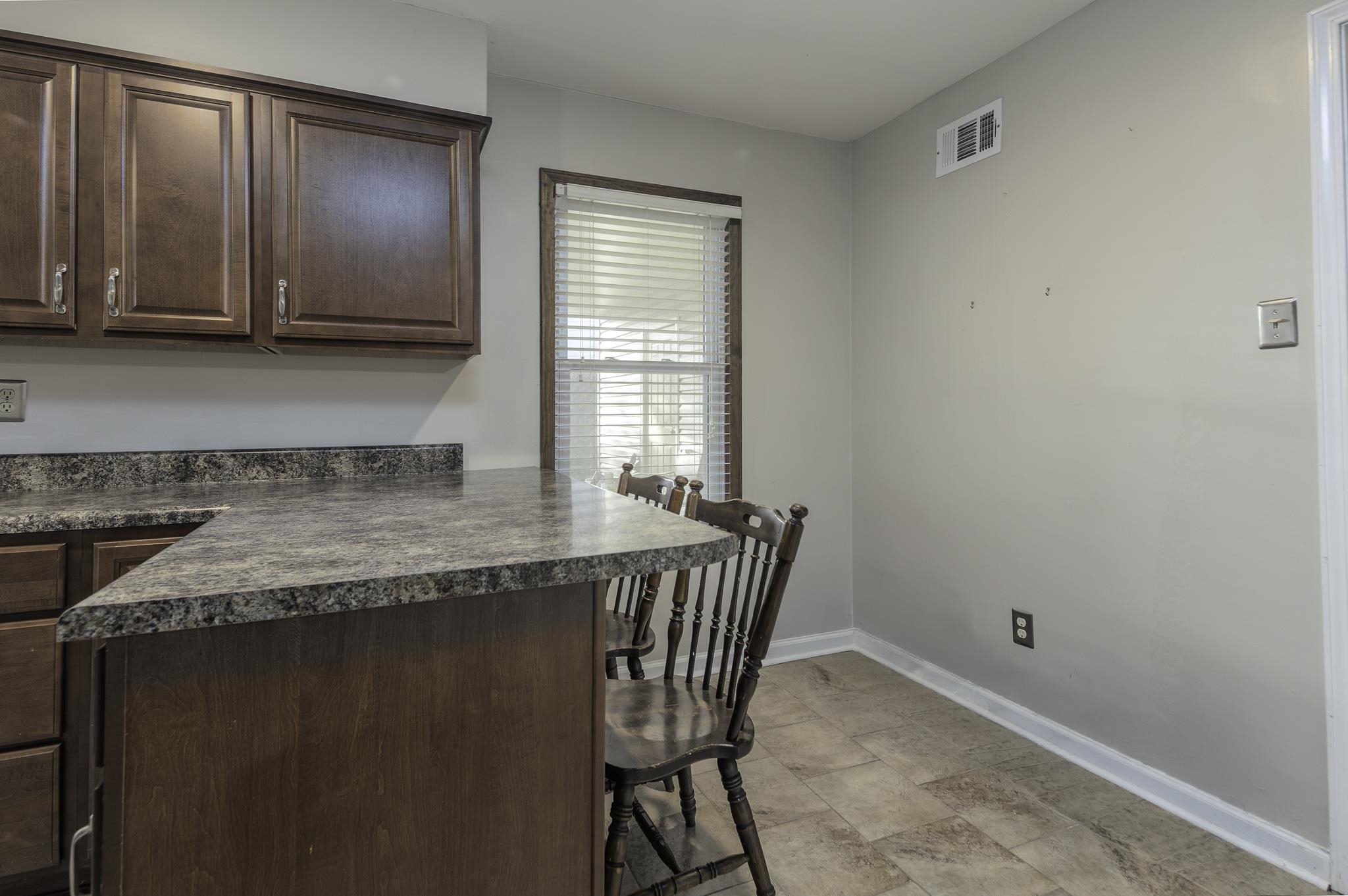 6131 Ainsworth St Property Photo 5