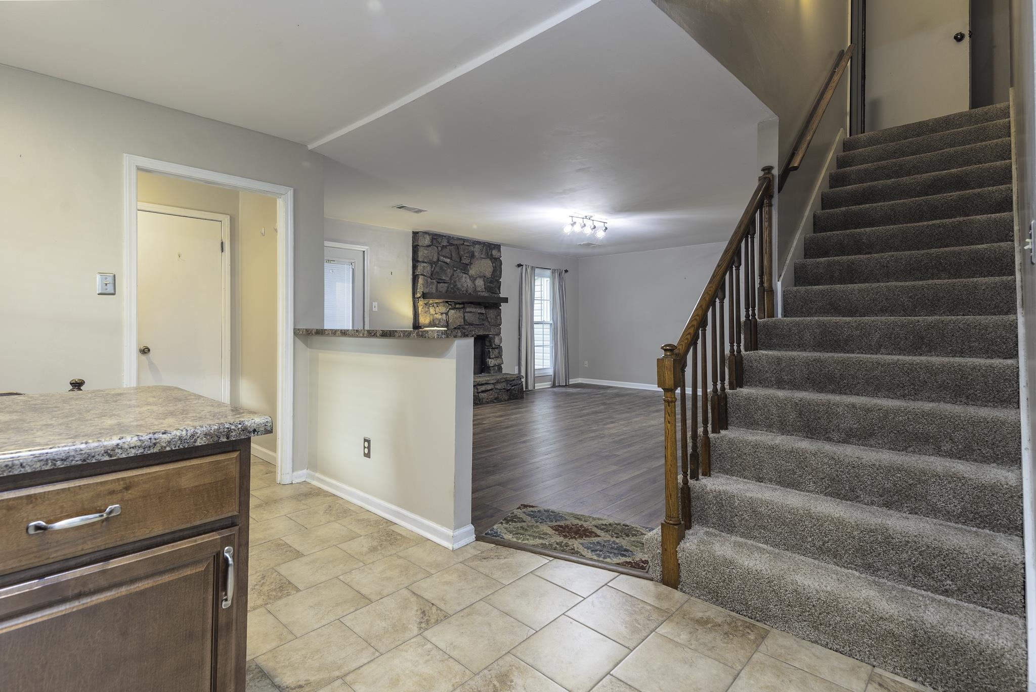 6131 Ainsworth St Property Photo 6