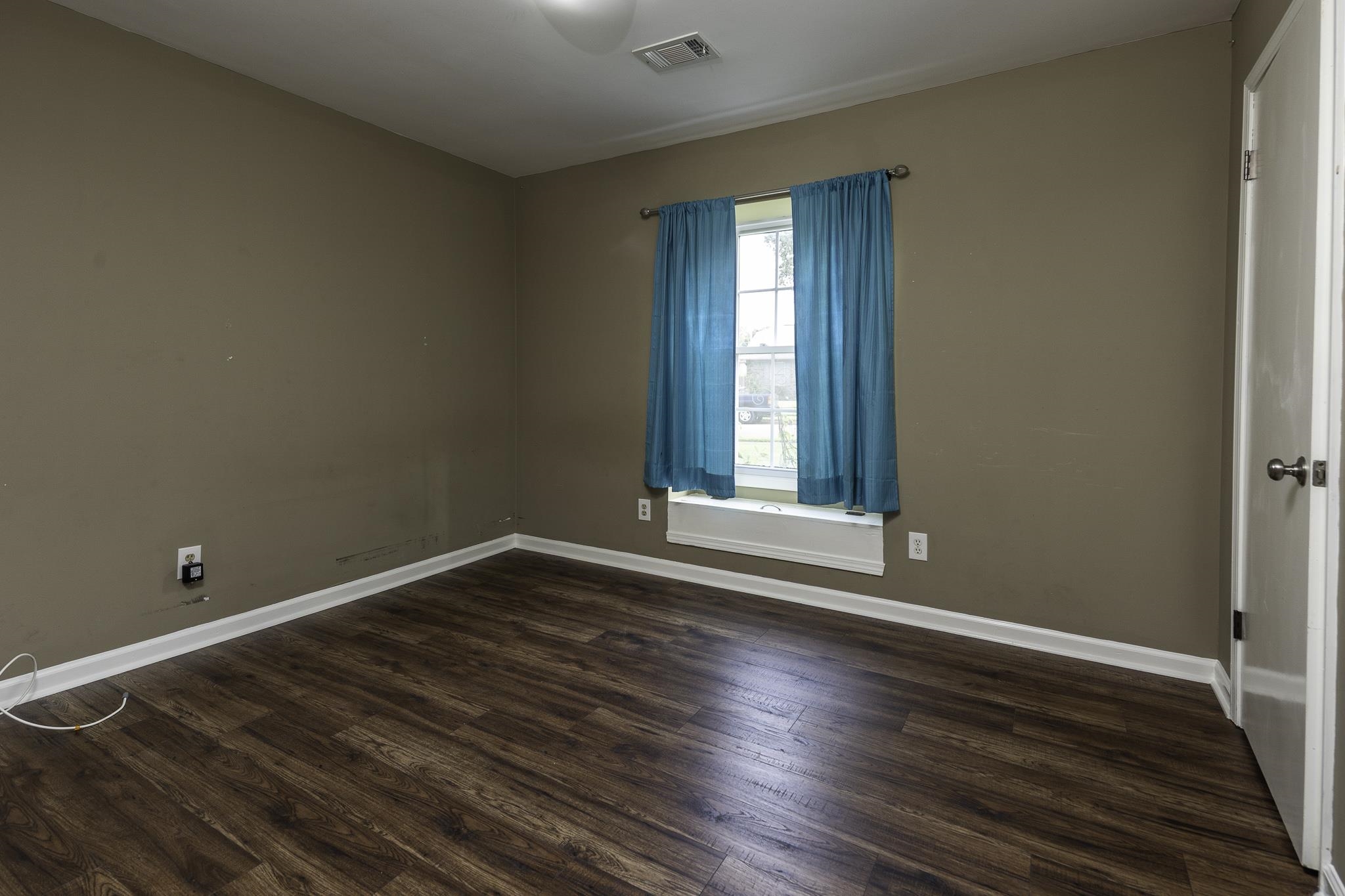 6131 Ainsworth St Property Photo 12