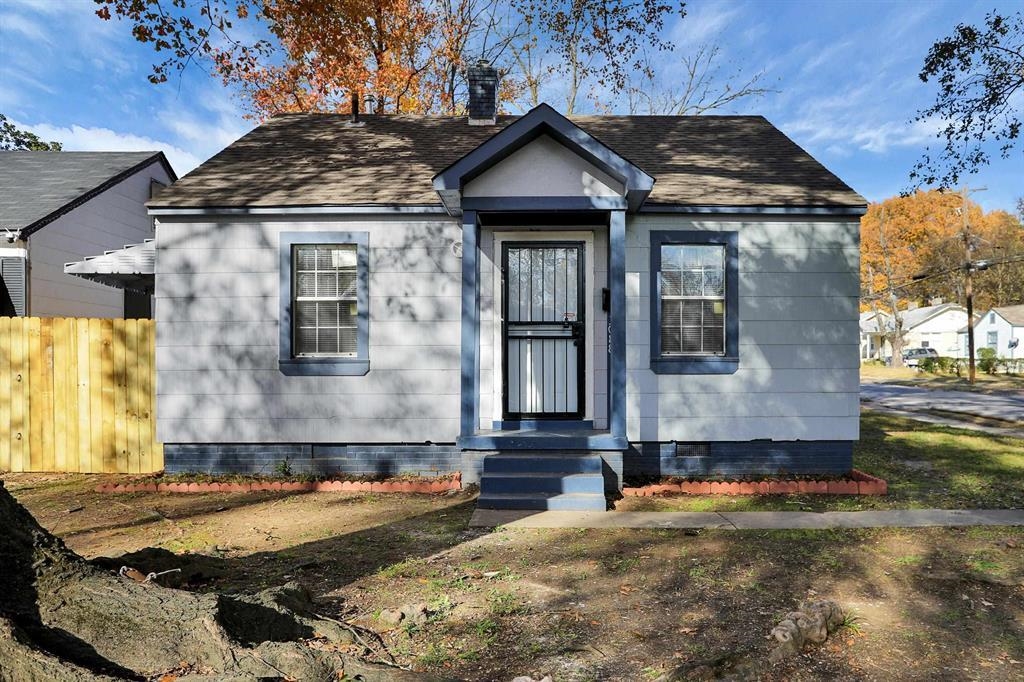 3088 MANHATTAN AVE Property Photo 1