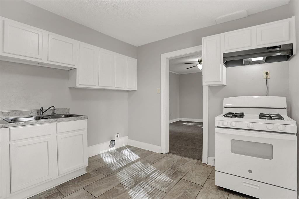 3088 Manhattan Ave Property Photo 9