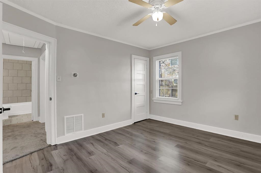 3088 Manhattan Ave Property Photo 15
