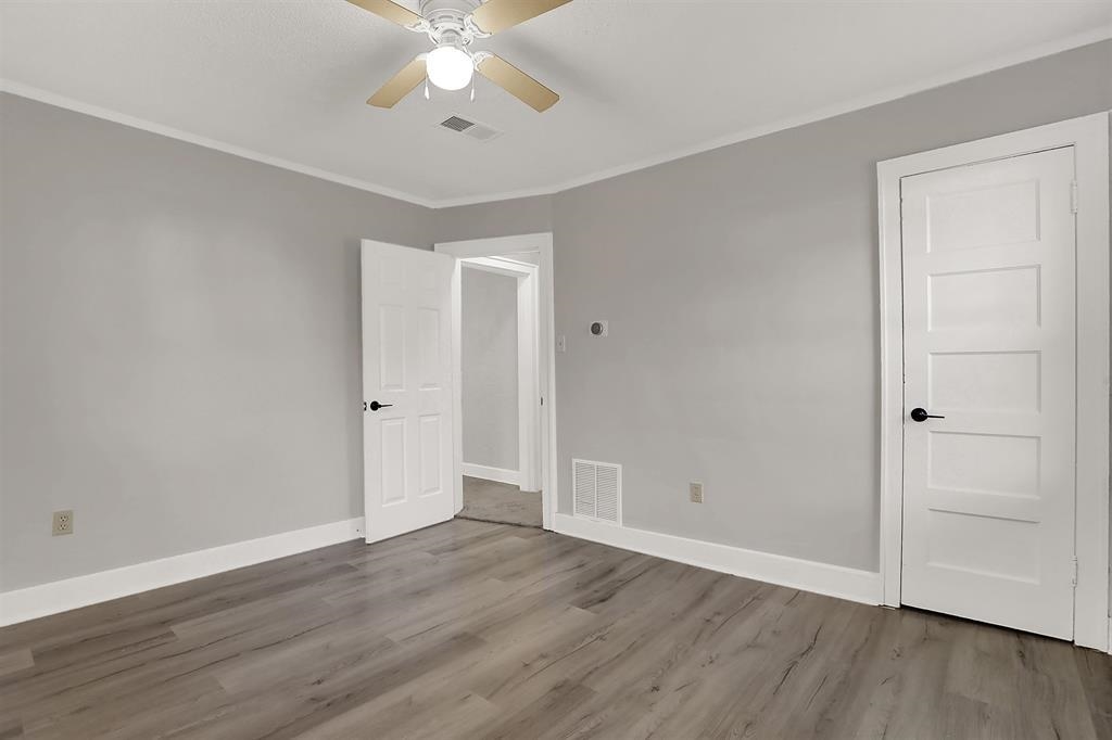 3088 Manhattan Ave Property Photo 16