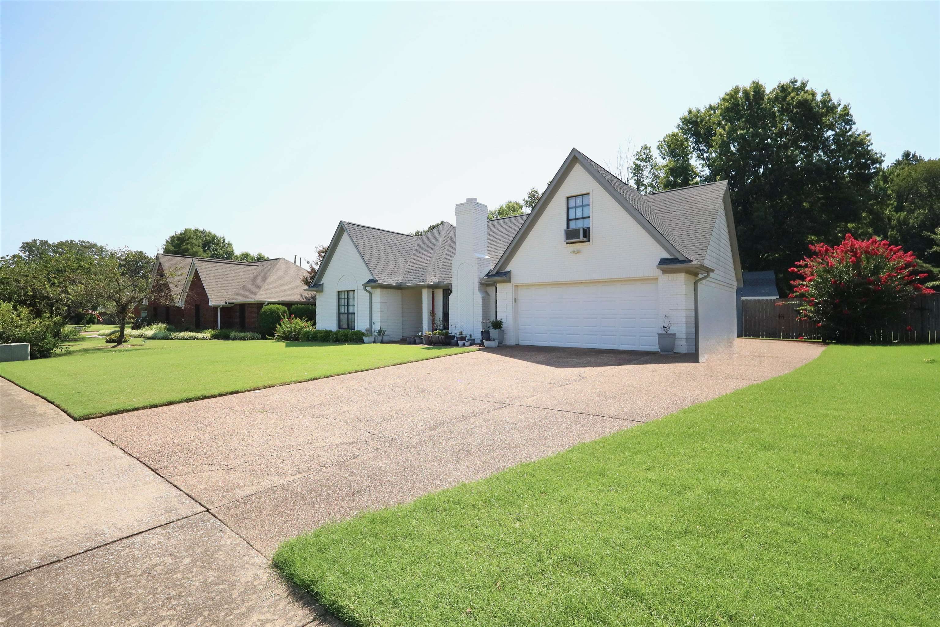 6853 Andrews Rd Property Photo 2