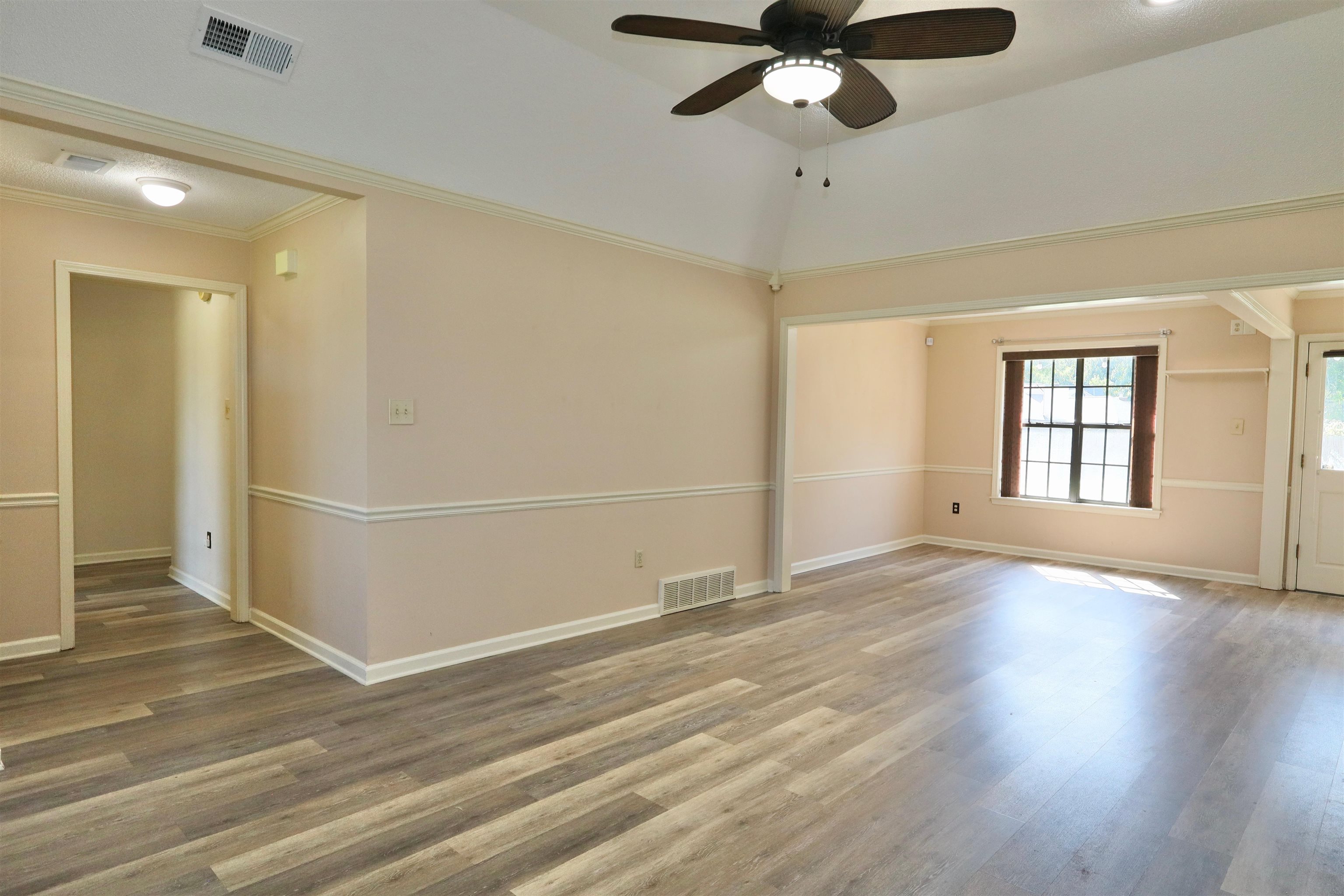 6853 Andrews Rd Property Photo 5