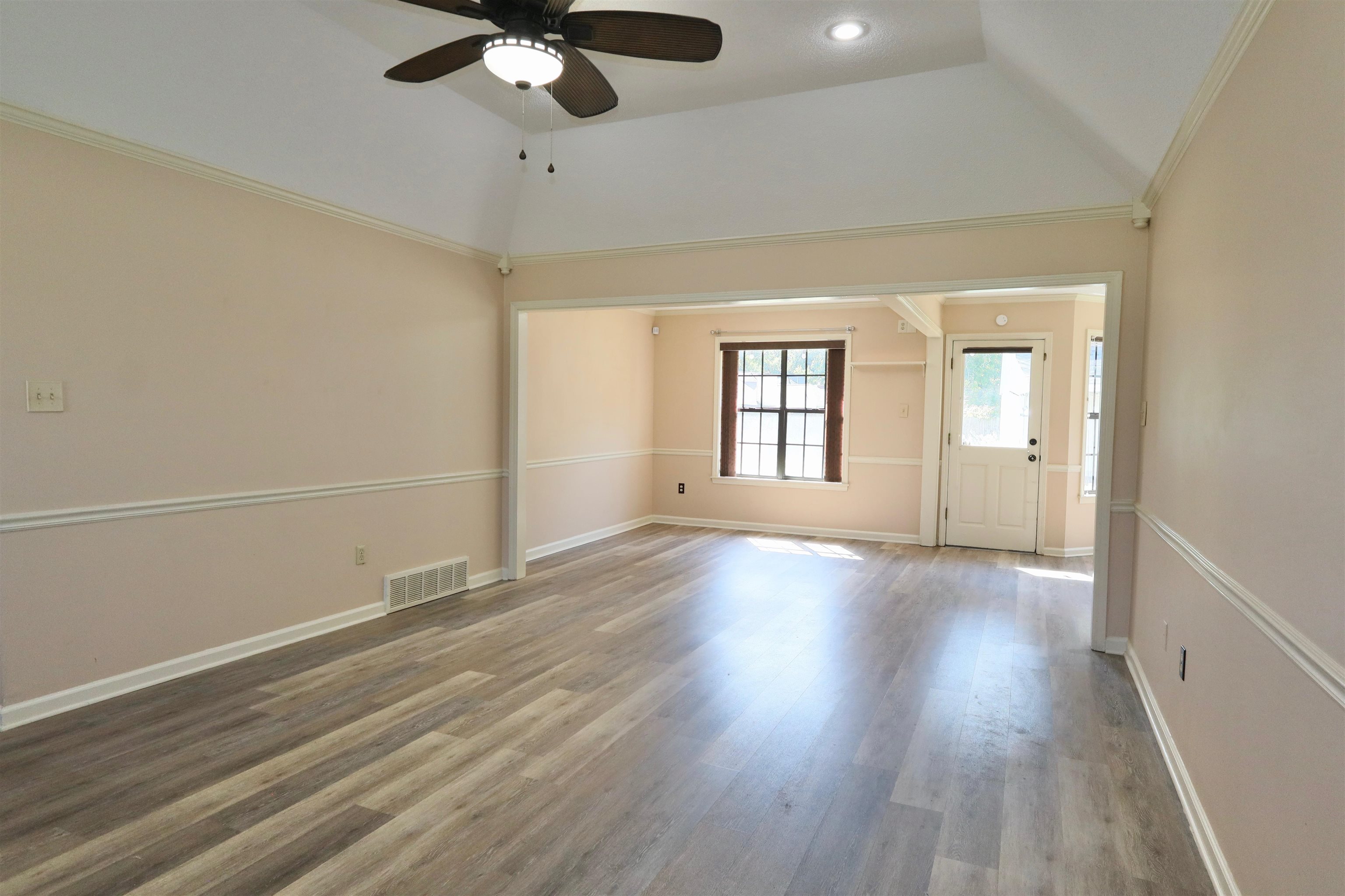 6853 Andrews Rd Property Photo 7