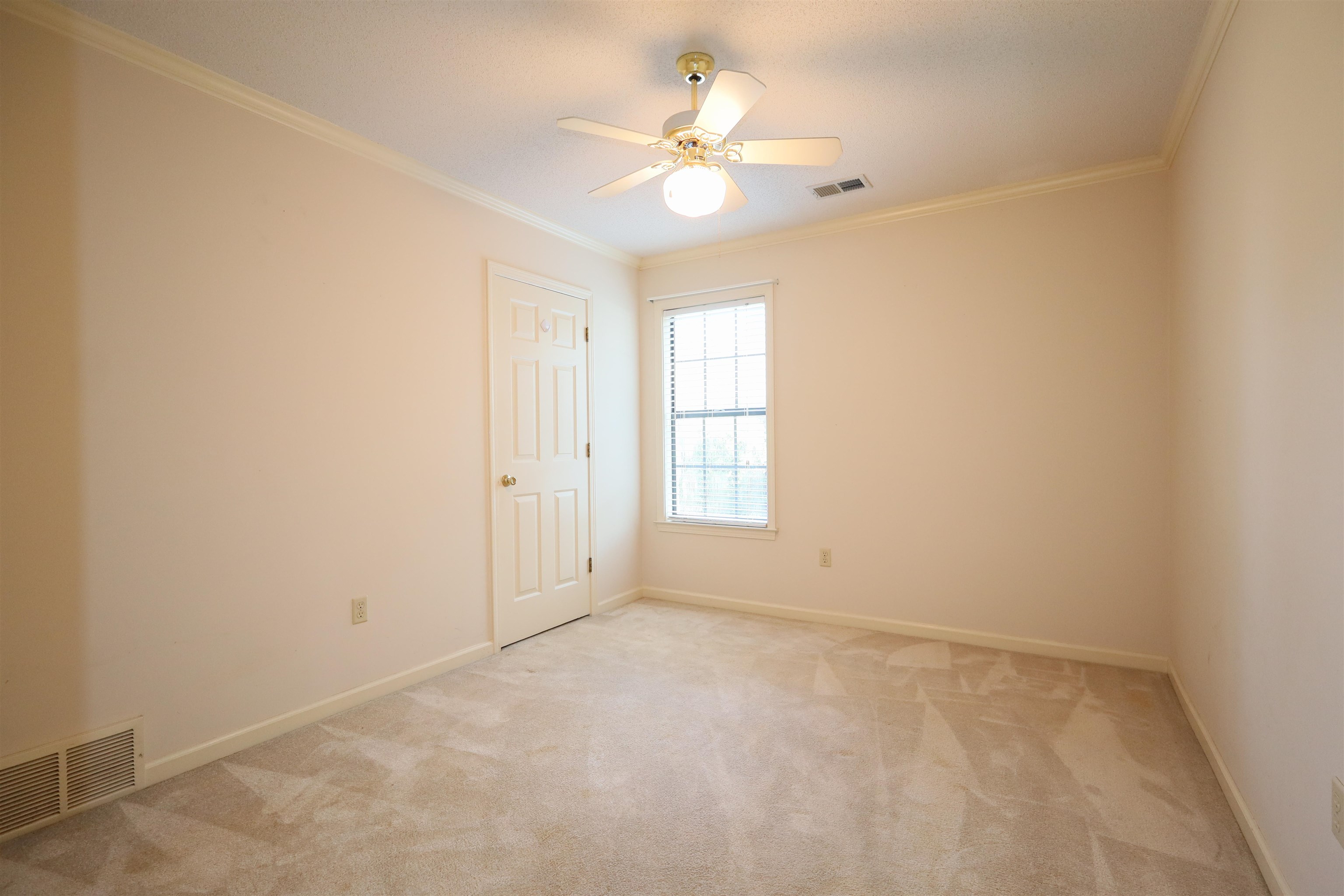 6853 Andrews Rd Property Photo 25