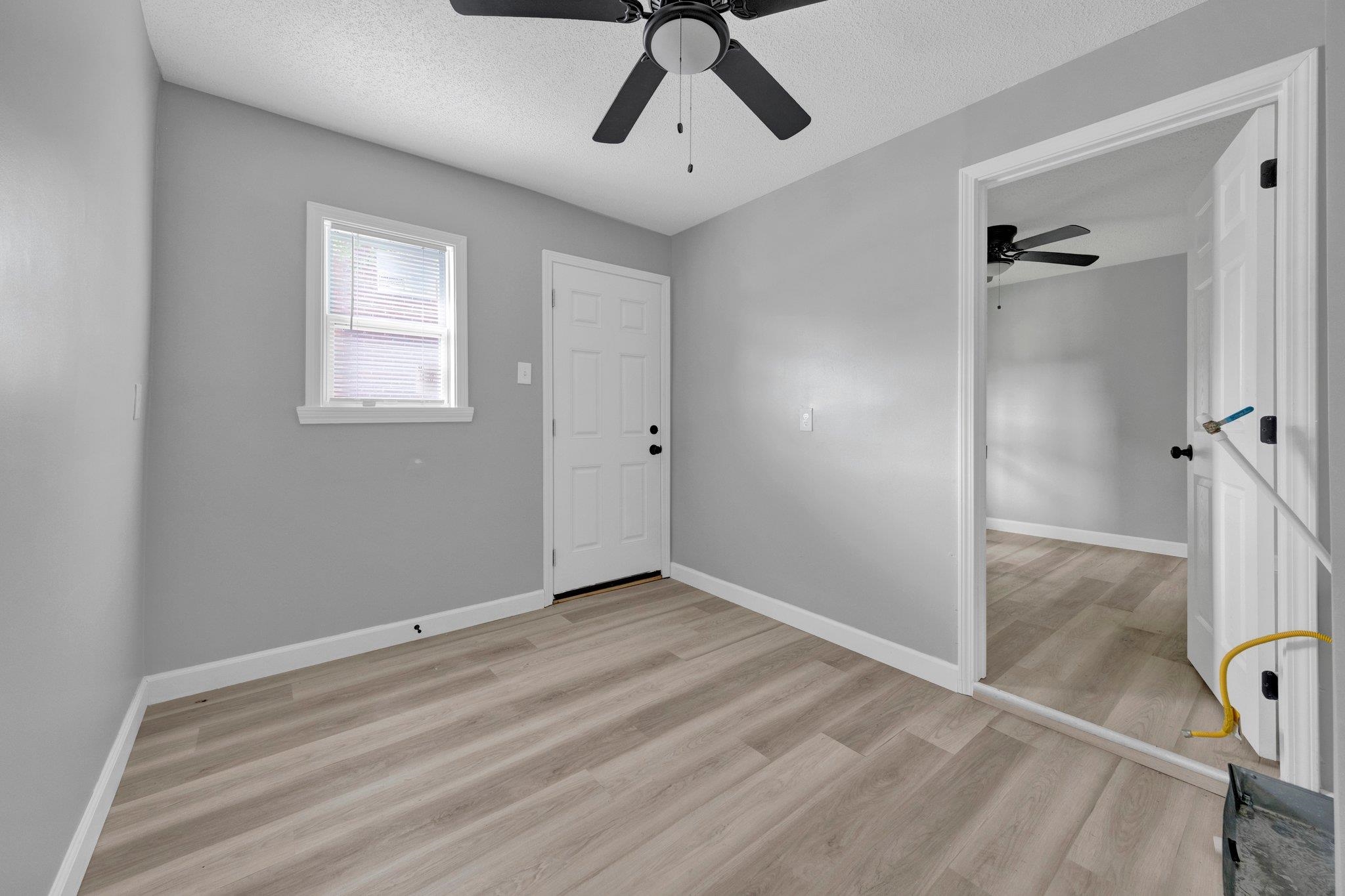 160 Silverage Ave Property Photo 11