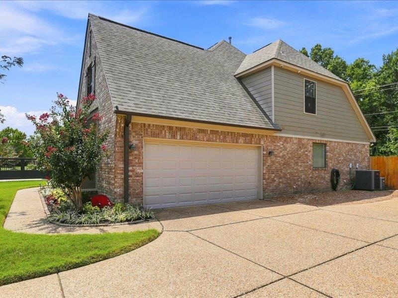 6267 Willow Walk Way Property Photo 4