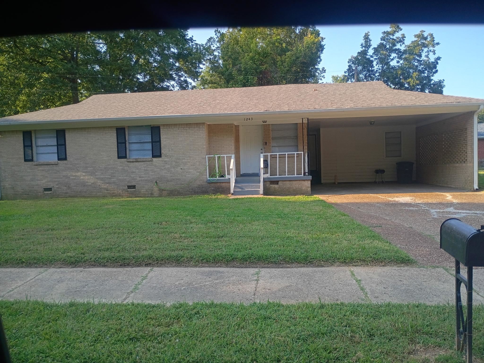 1243 Darm Ave Property Photo 1