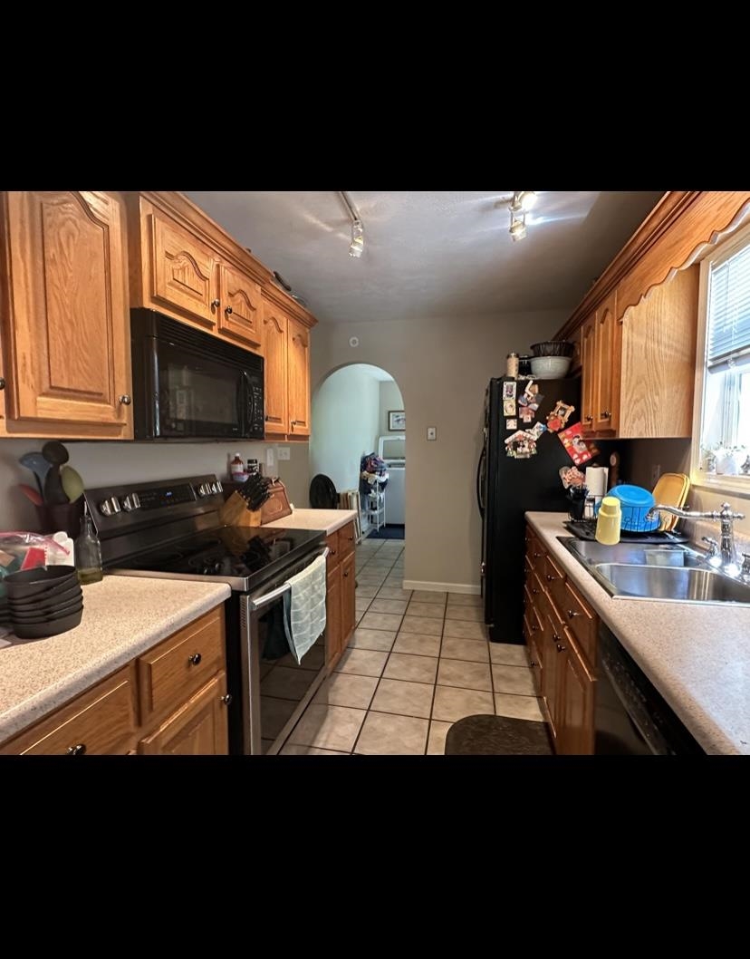 220 Wayne Elam Rd Property Photo 9