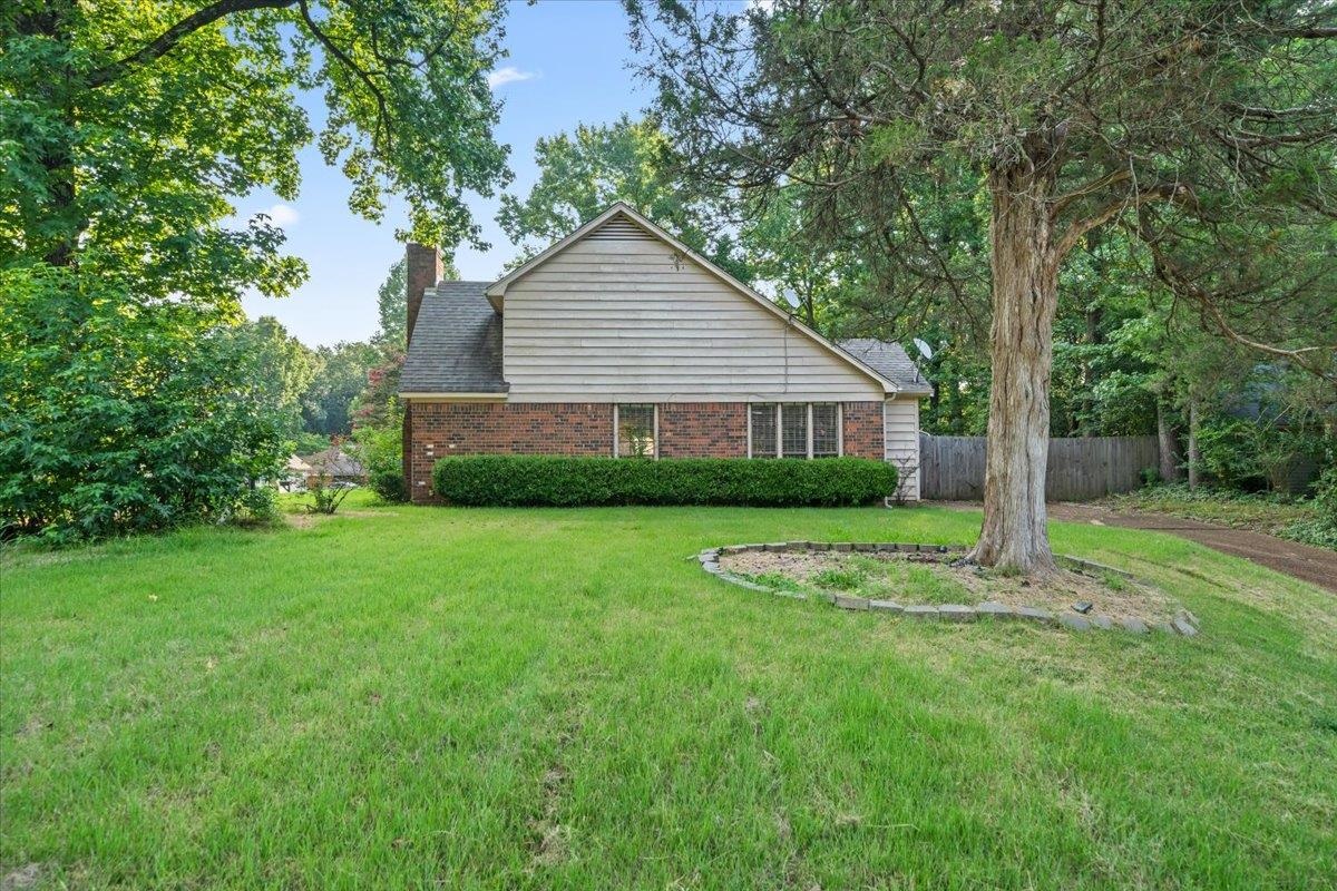9161 Gainsborough Dr Property Photo 5