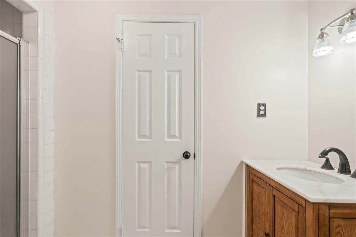 9161 Gainsborough Dr Property Photo 36