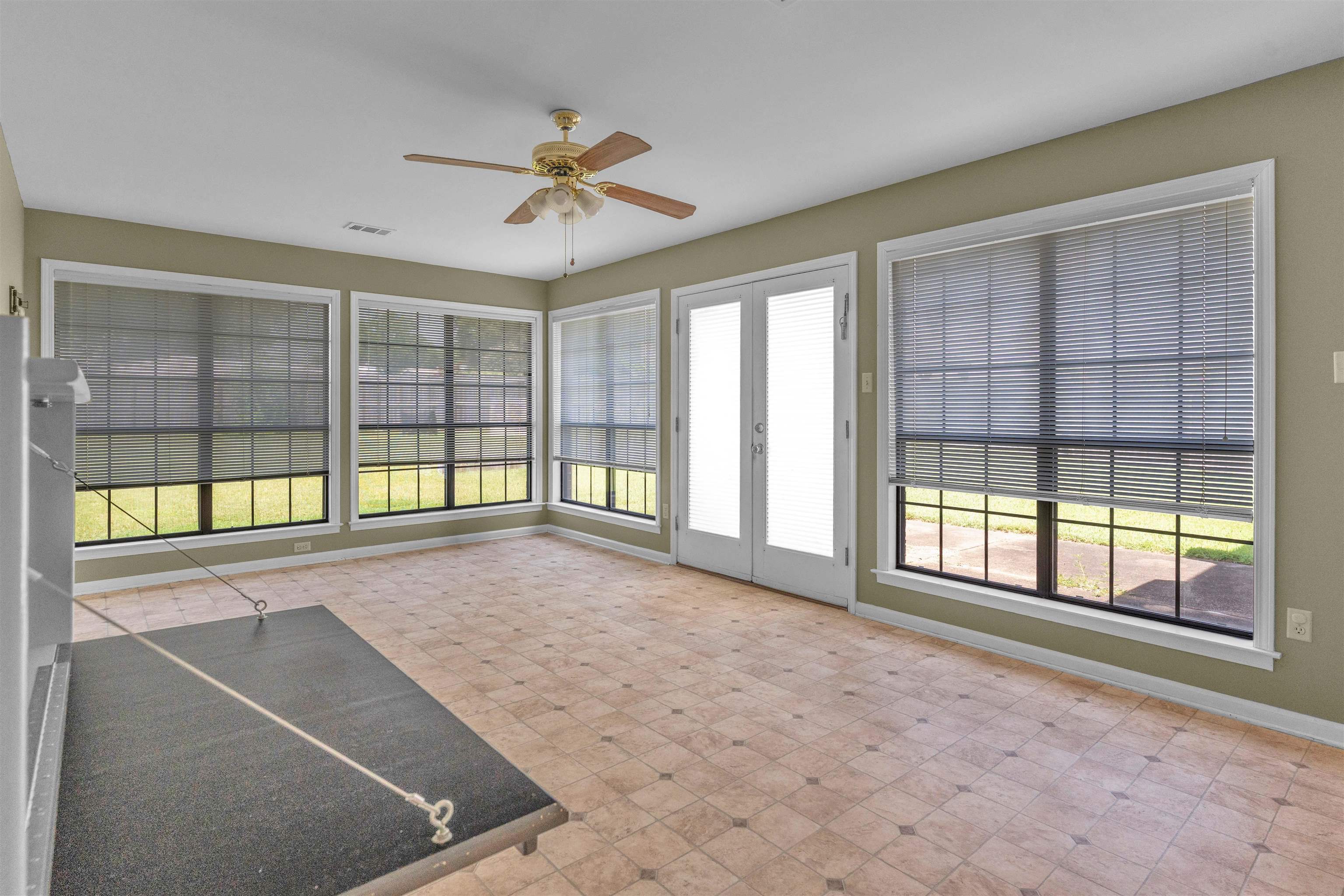 3779 Mendel Dr Property Photo 13