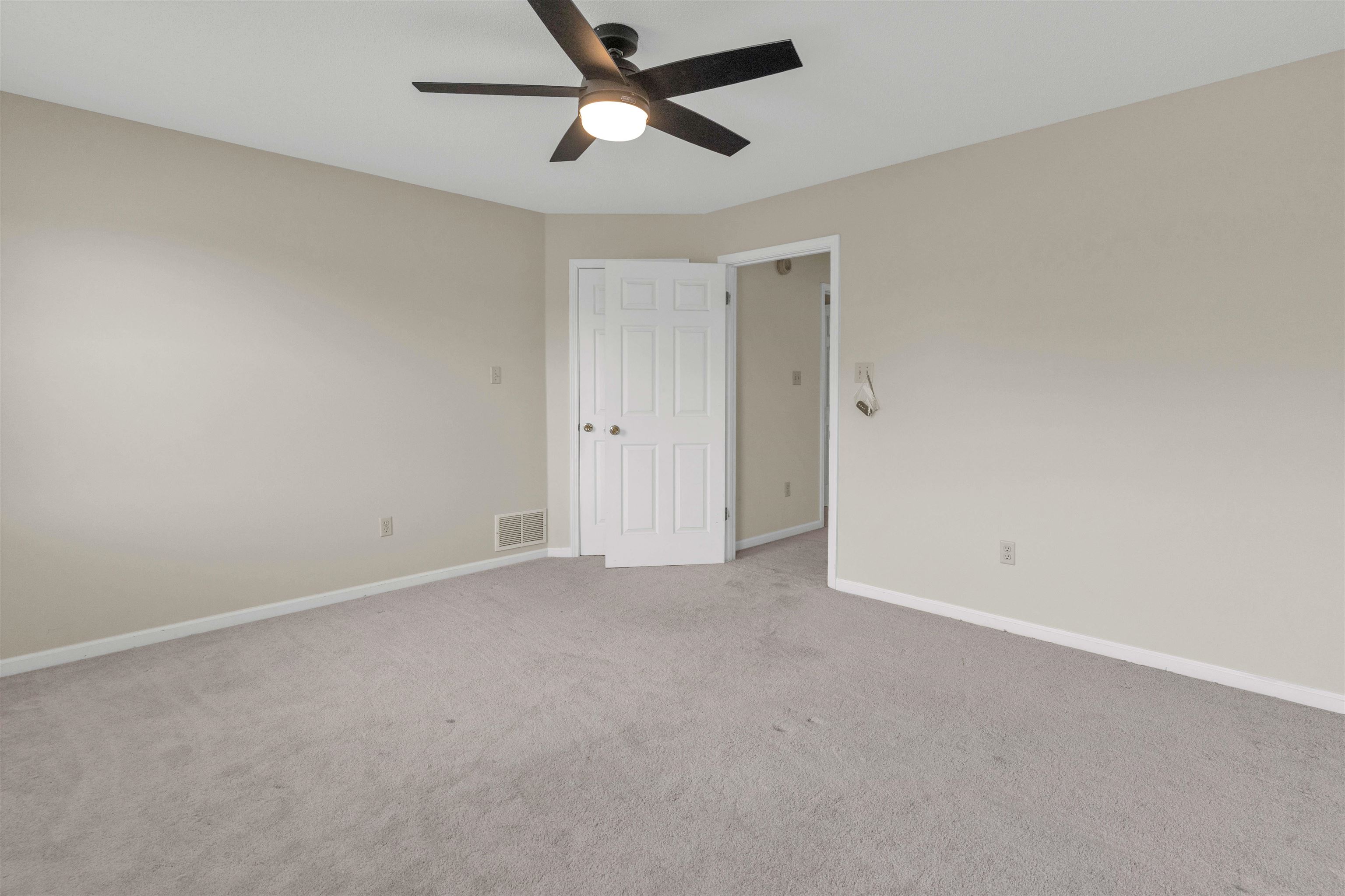 3779 Mendel Dr Property Photo 25