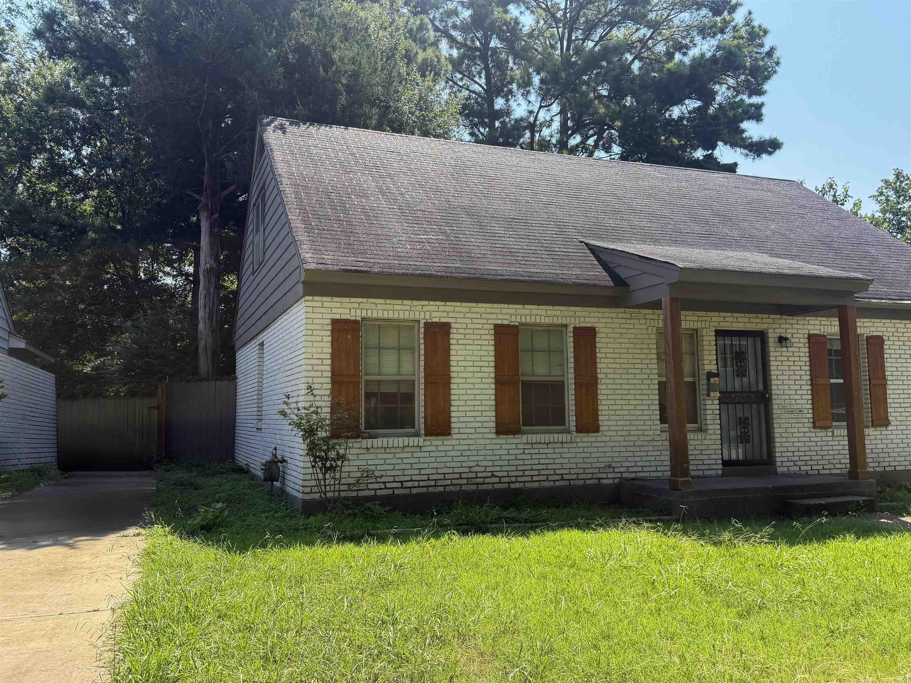 1862 S Dearing Rd Property Photo 2