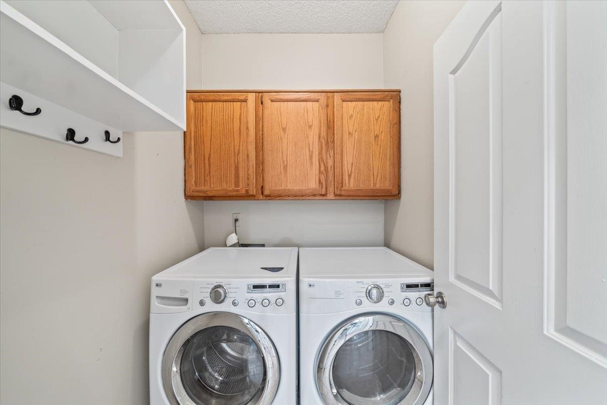 2174 Knoll Ln Property Photo 15