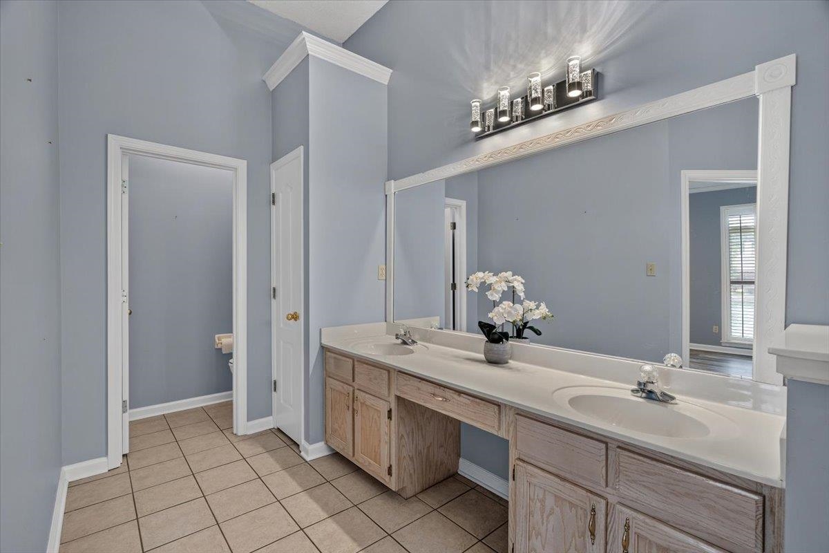 980 Mirror Lake Ln Property Photo 13