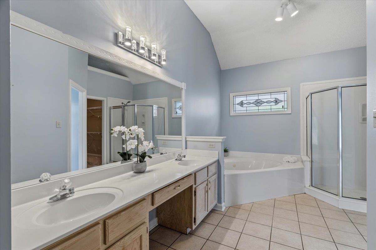 980 Mirror Lake Ln Property Photo 14