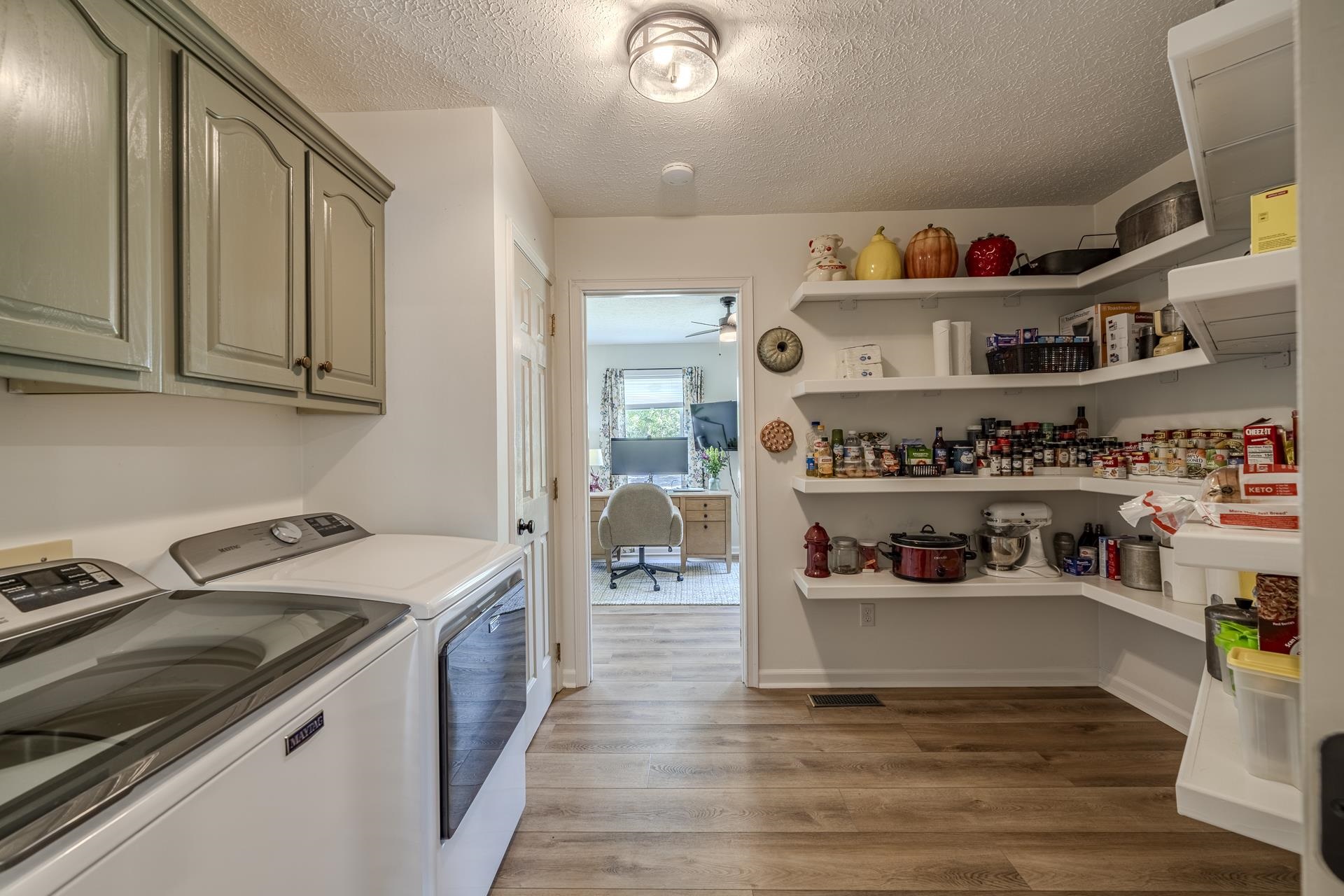 1725 Woods Rd Property Photo 15